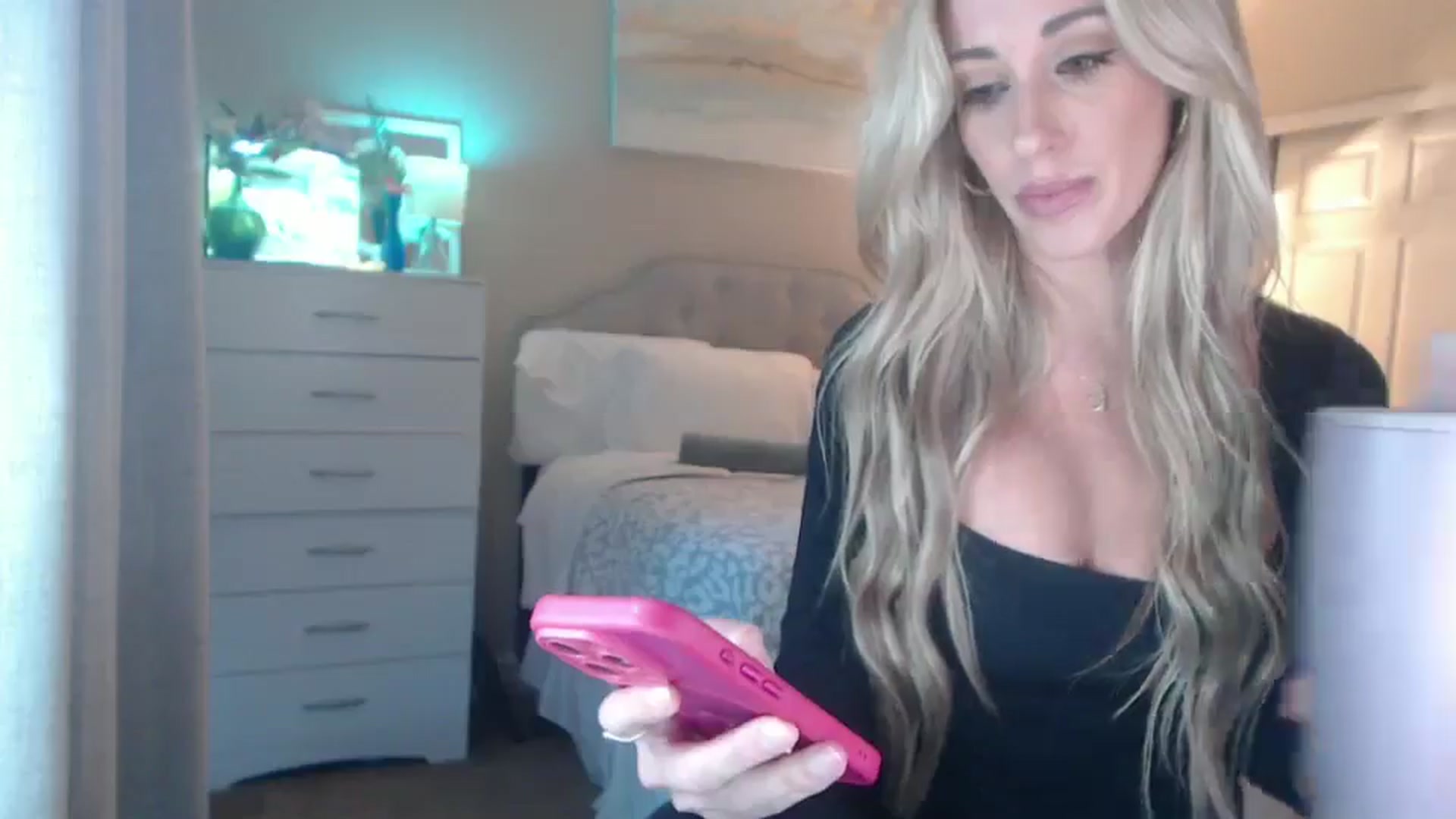 Gallery image thumbnail from Queen_bambii's myfreecams stream on, 10/11/2025, 24:43 image 3 of 20