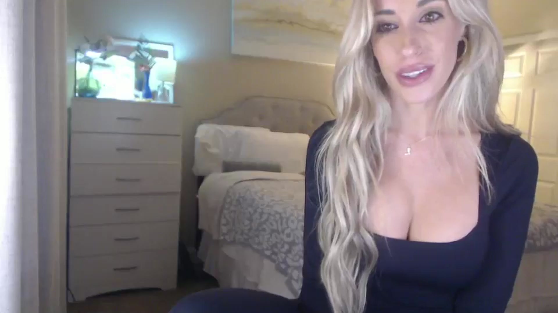 Gallery image thumbnail from Queen_bambii's myfreecams stream on, 10/11/2025, 01:51 image 17 of 20