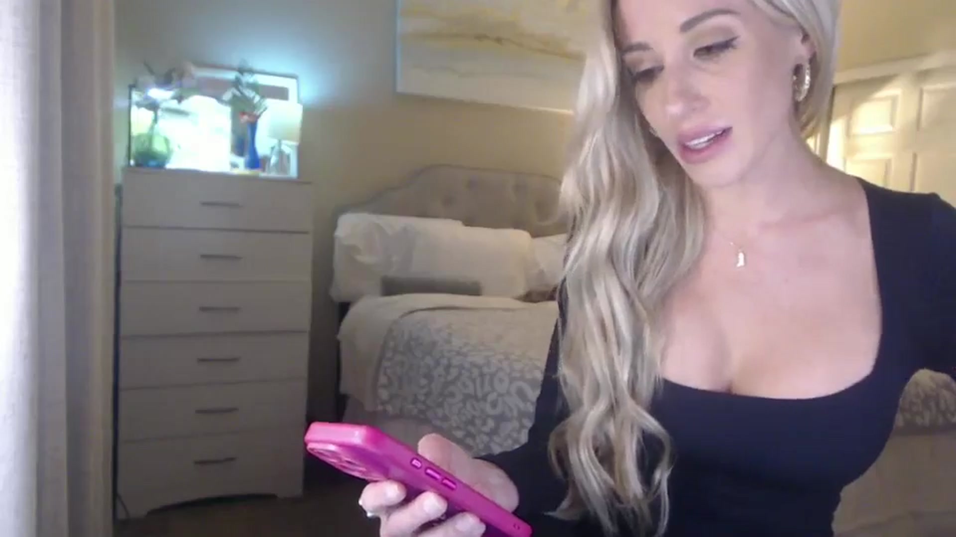 Gallery image thumbnail from Queen_bambii's myfreecams stream on, 10/11/2025, 01:51 image 20 of 20