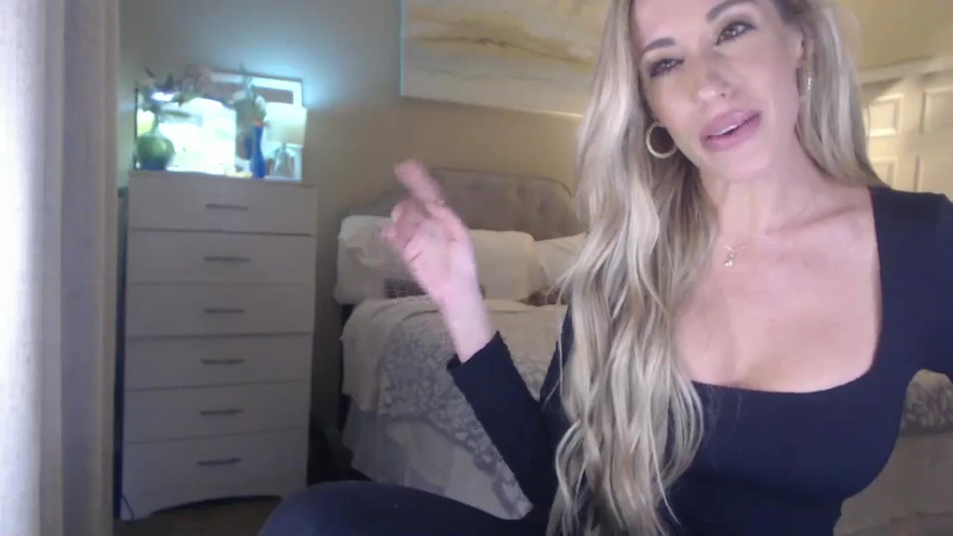 Gallery image thumbnail from Queen_bambii's myfreecams stream on, 10/11/2025, 01:51 image 9 of 20
