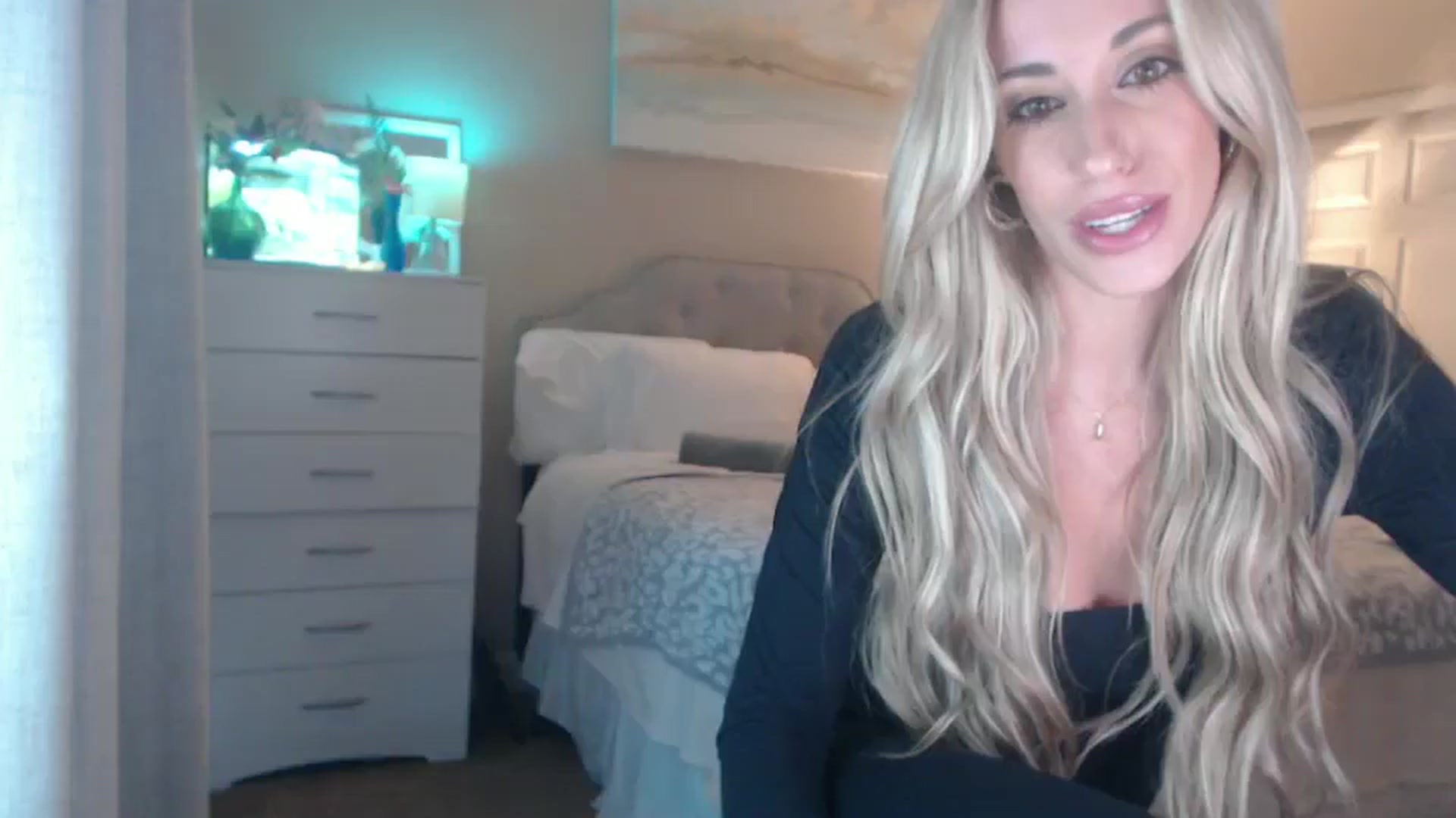Gallery image thumbnail from Queen_bambii's myfreecams stream on, 10/11/2025, 01:51 image 1 of 20