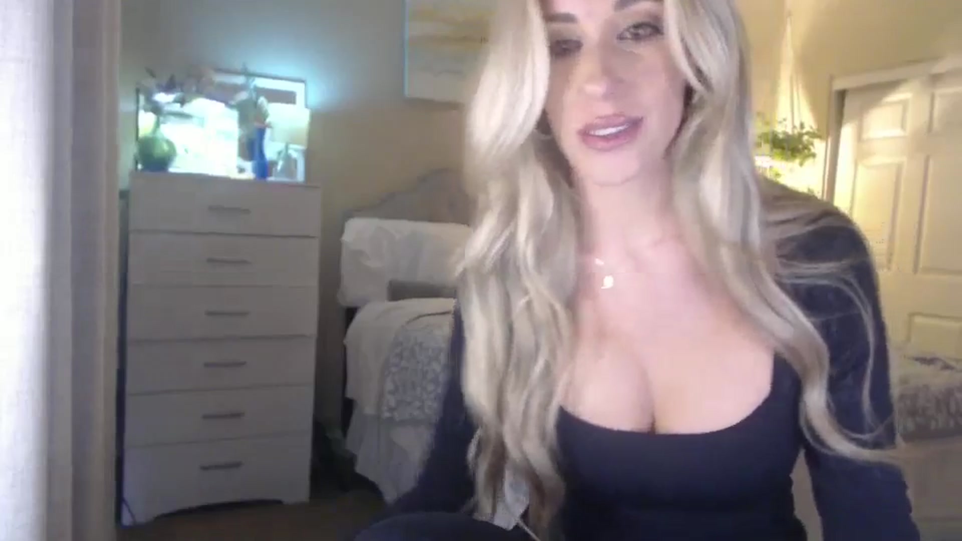 Gallery image thumbnail from Queen_bambii's myfreecams stream on, 10/11/2025, 01:51 image 7 of 20