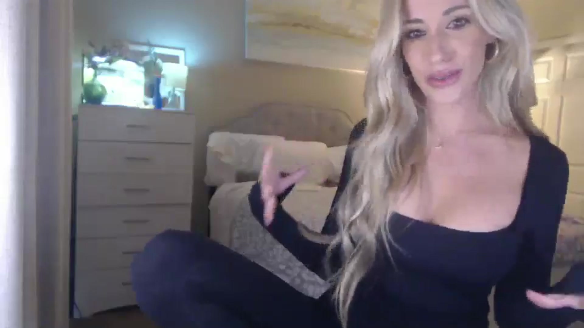 Gallery image thumbnail from Queen_bambii's myfreecams stream on, 10/11/2025, 01:51 image 11 of 20