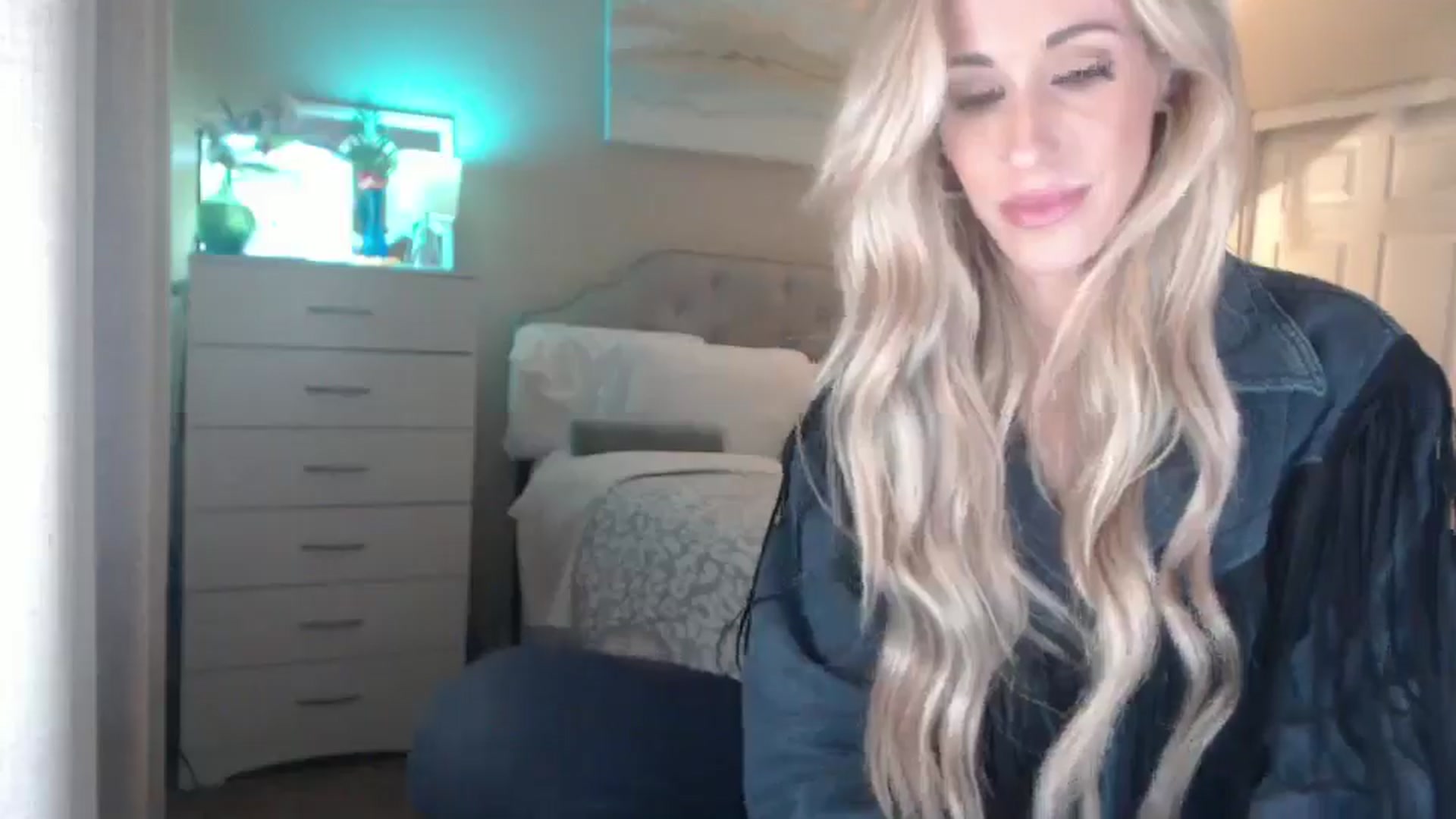 Gallery image thumbnail from Queen_bambii's myfreecams stream on, 10/11/2025, 05:04 image 9 of 20