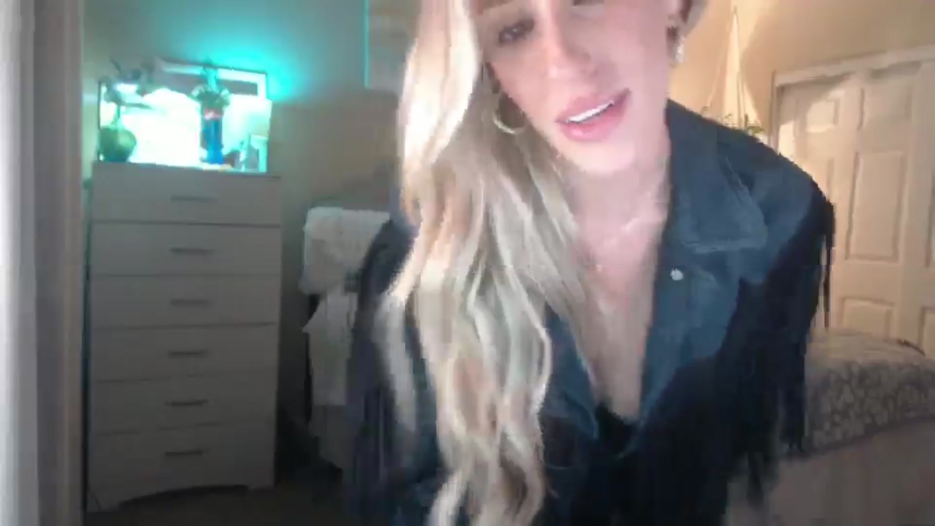 Gallery image thumbnail from Queen_bambii's myfreecams stream on, 10/11/2025, 05:04 image 3 of 20