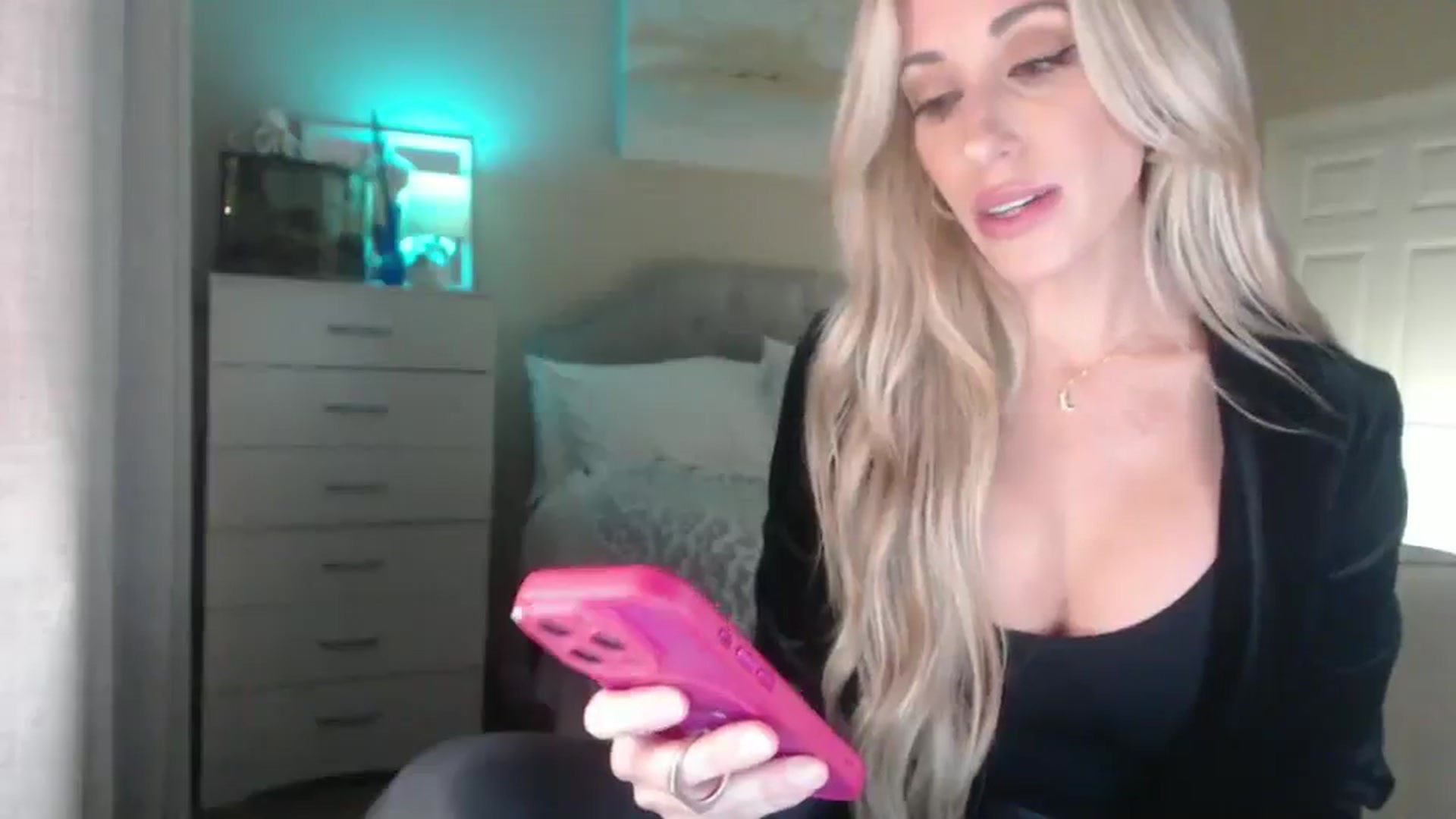 Gallery image thumbnail from Queen_bambii's myfreecams stream on, 11/05/2025, 05:50 image 18 of 20