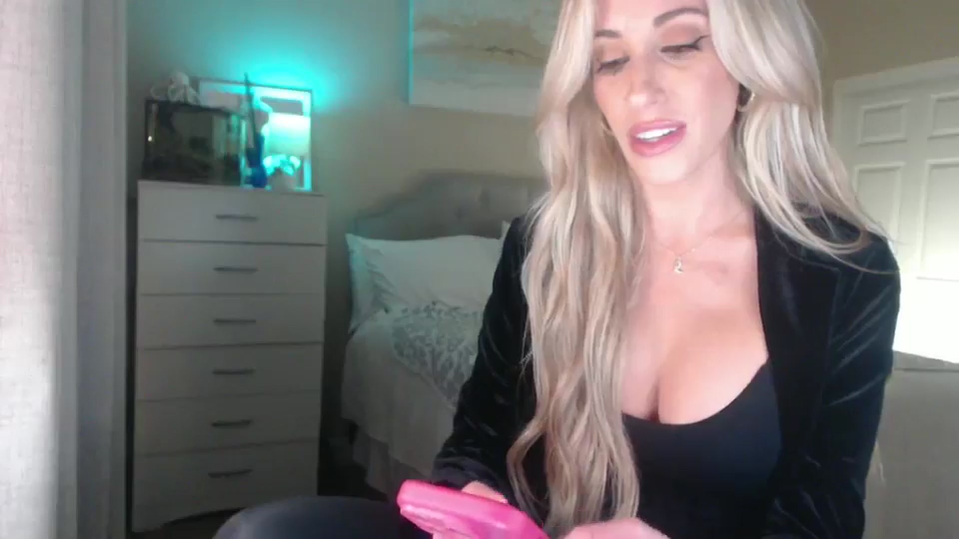 Gallery image thumbnail from Queen_bambii's myfreecams stream on, 11/05/2025, 05:50 image 4 of 20