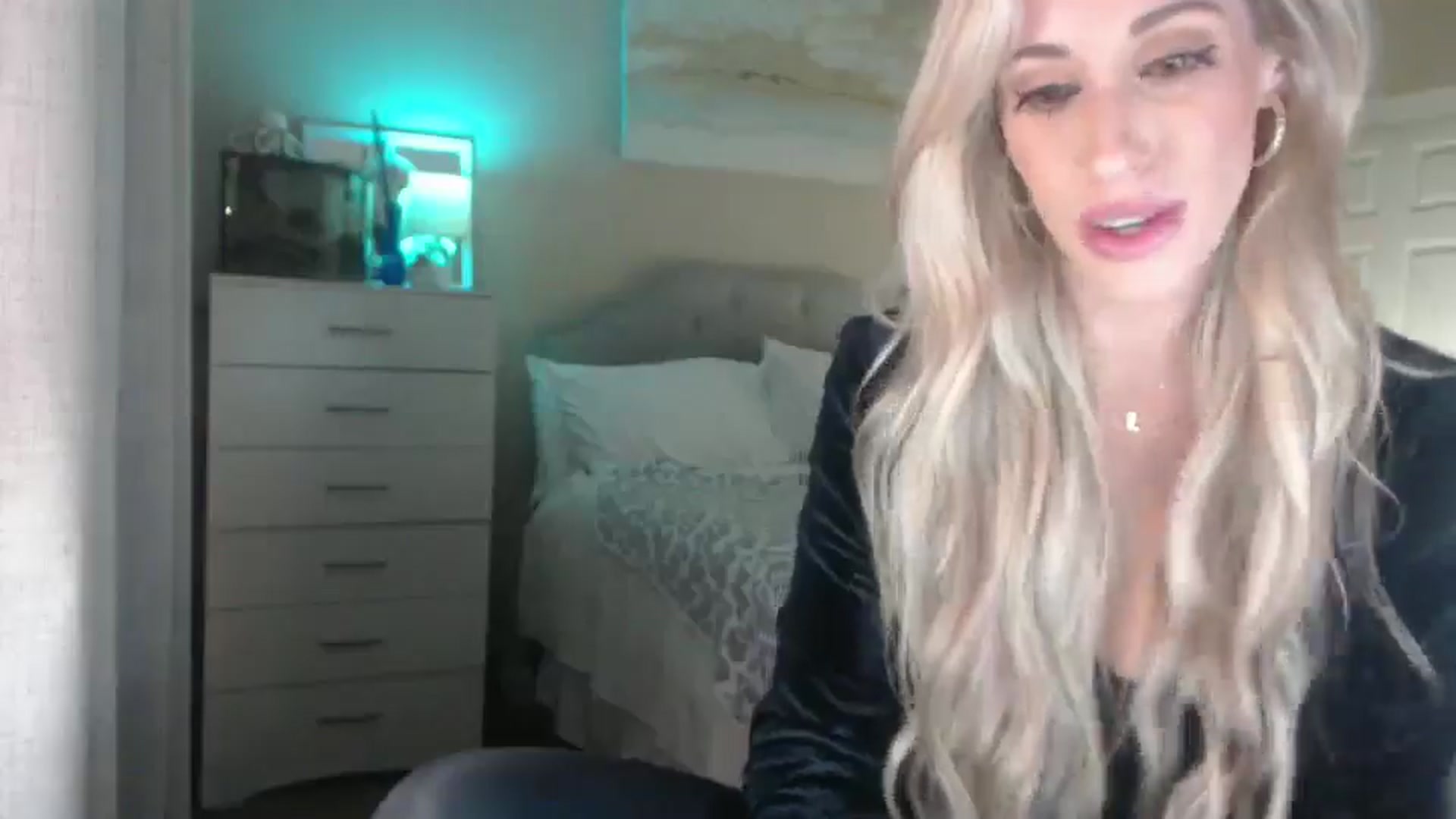 Gallery image thumbnail from Queen_bambii's myfreecams stream on, 11/05/2025, 05:50 image 6 of 20