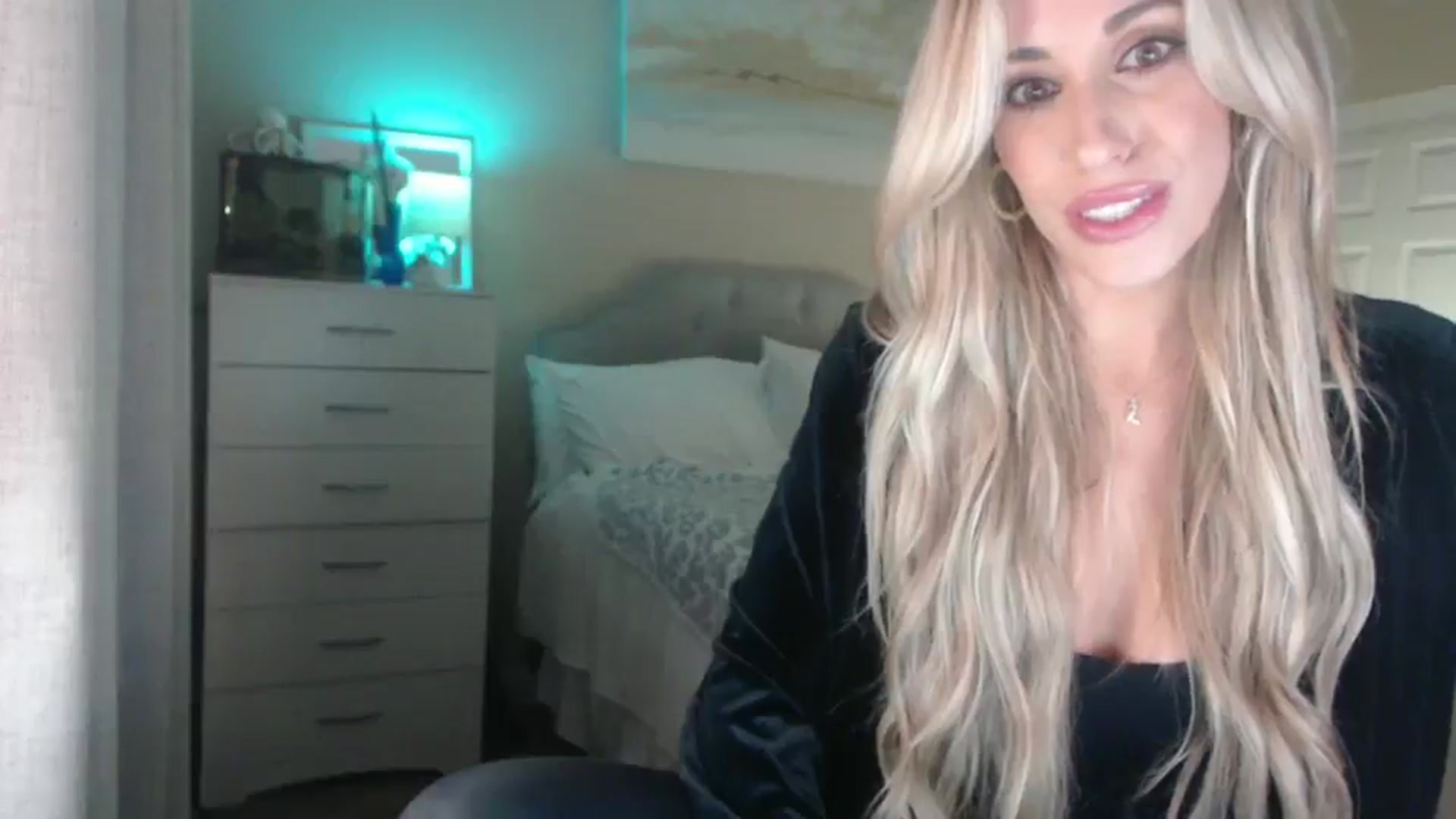 Gallery image thumbnail from Queen_bambii's myfreecams stream on, 11/05/2025, 05:50 image 3 of 20