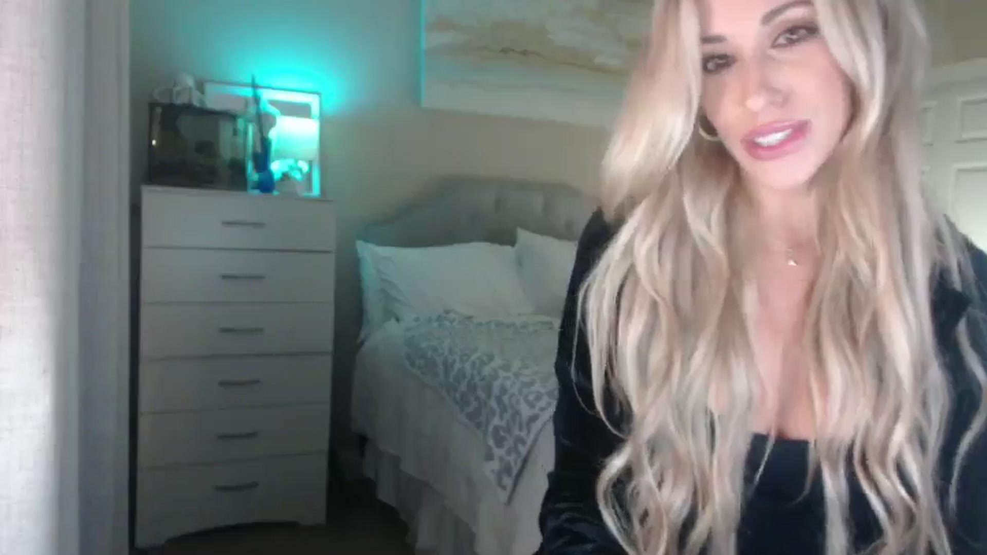 Gallery image thumbnail from Queen_bambii's myfreecams stream on, 11/05/2025, 05:50 image 9 of 20