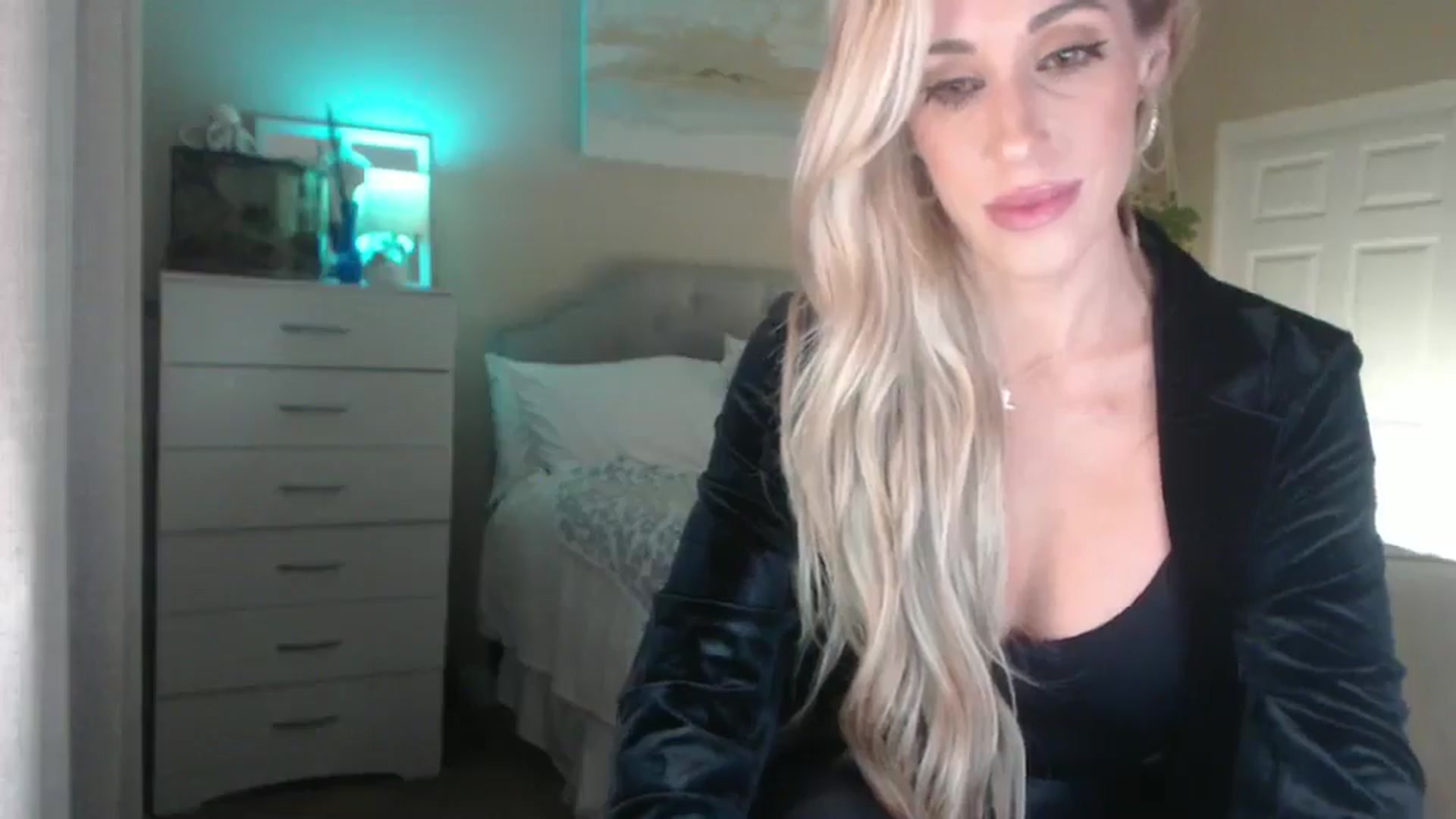 Gallery image thumbnail from Queen_bambii's myfreecams stream on, 11/05/2025, 07:10 image 2 of 20