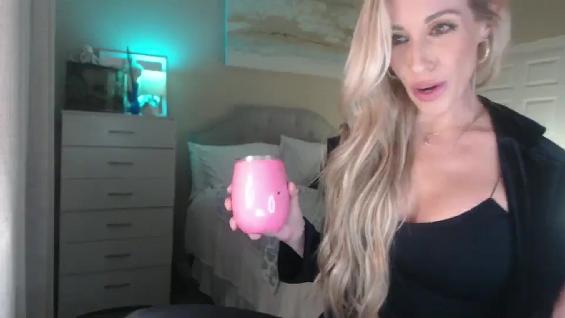 Gallery image thumbnail from Queen_bambii's myfreecams stream on, 11/05/2025, 07:10 image 12 of 20