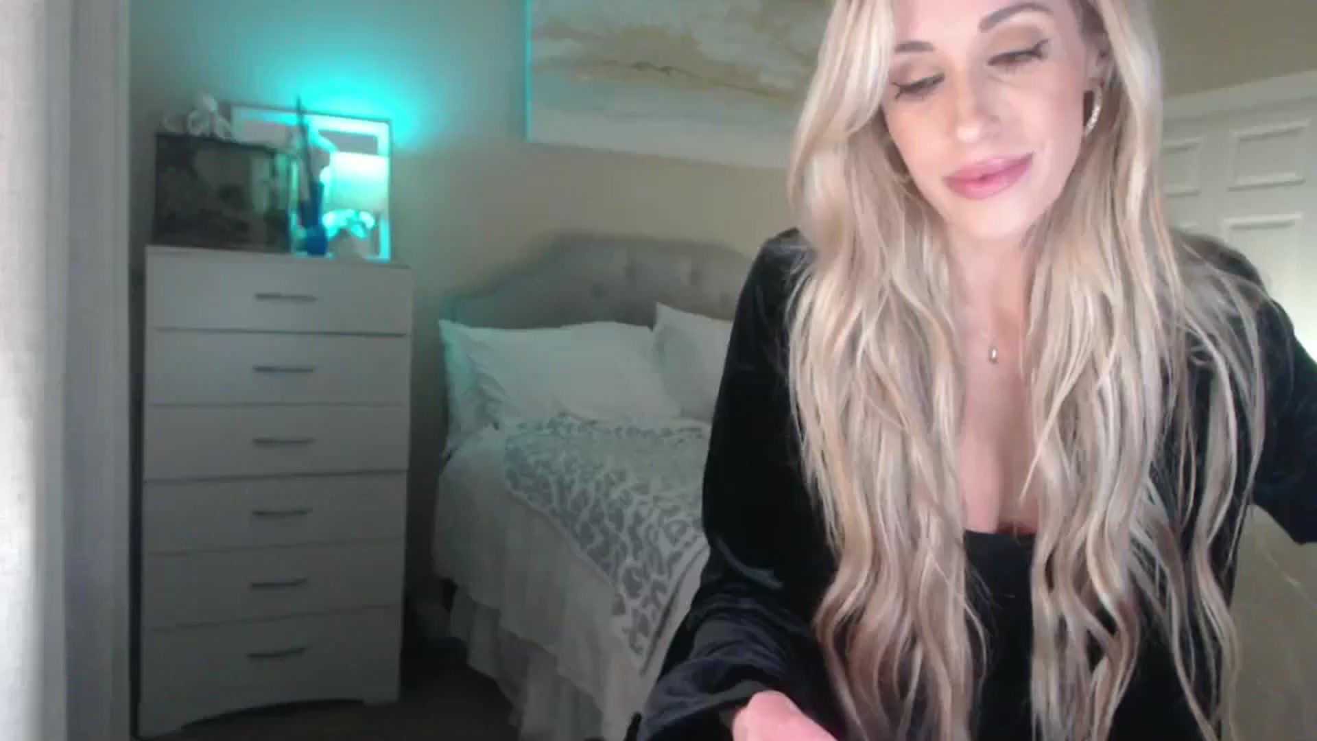 Gallery image thumbnail from Queen_bambii's myfreecams stream on, 11/05/2025, 07:10 image 15 of 20