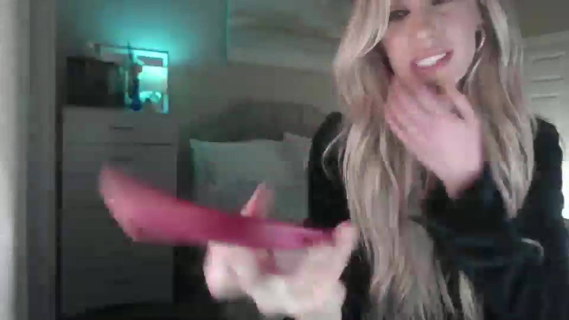 Gallery image thumbnail from Queen_bambii's myfreecams stream on, 11/05/2025, 07:10 image 14 of 20