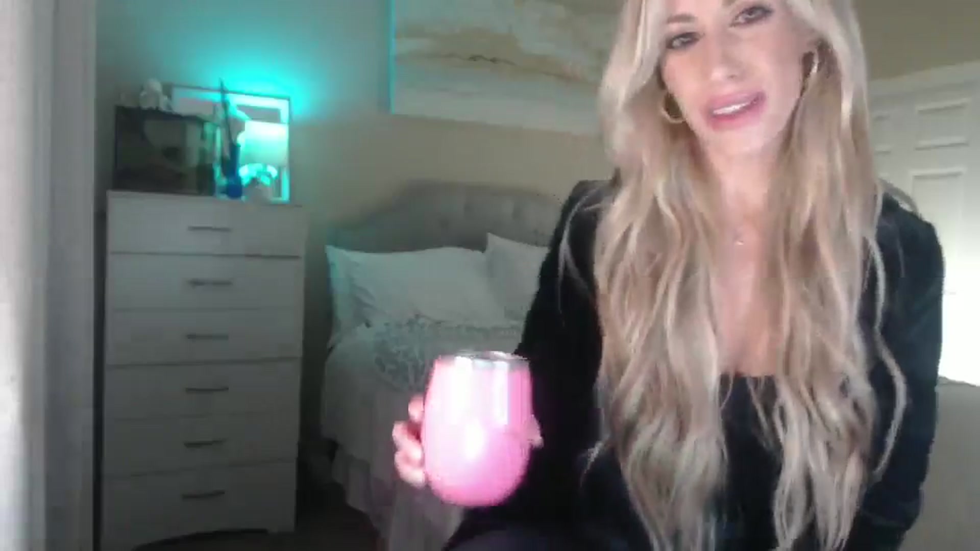 Gallery image thumbnail from Queen_bambii's myfreecams stream on, 11/05/2025, 07:10 image 13 of 20