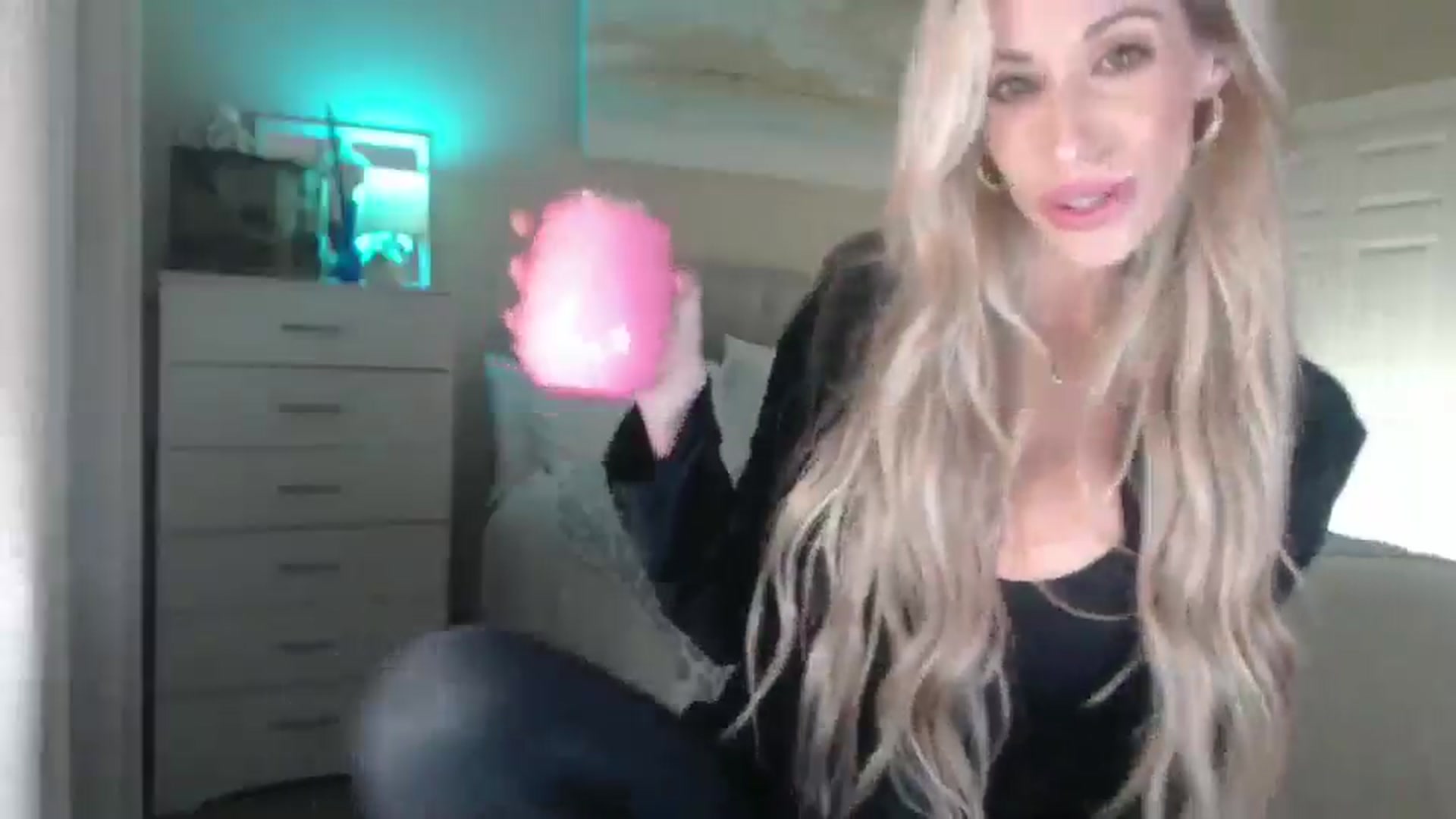 Gallery image thumbnail from Queen_bambii's myfreecams stream on, 11/05/2025, 07:10 image 17 of 20