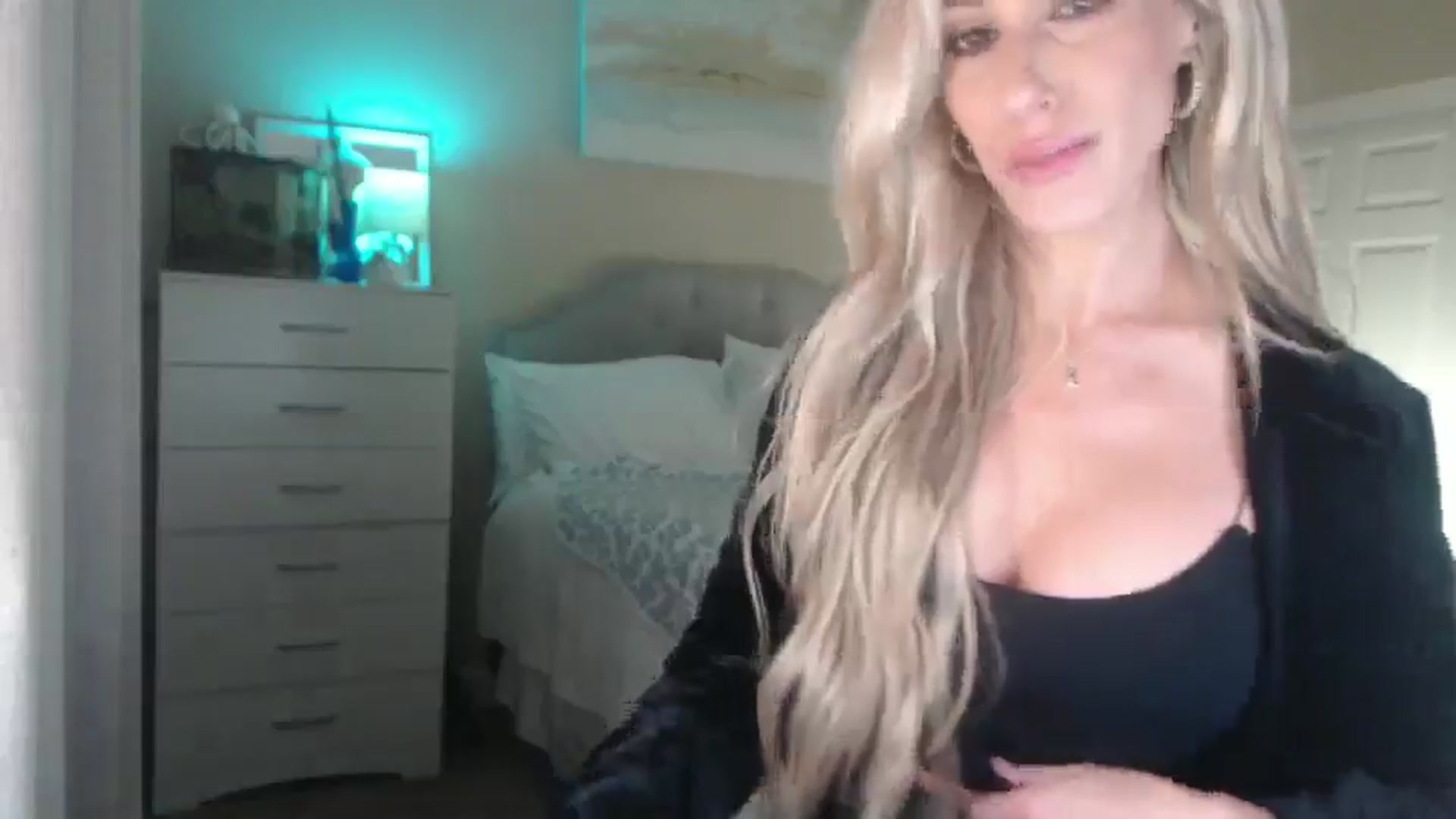 Gallery image thumbnail from Queen_bambii's myfreecams stream on, 11/05/2025, 07:10 image 20 of 20