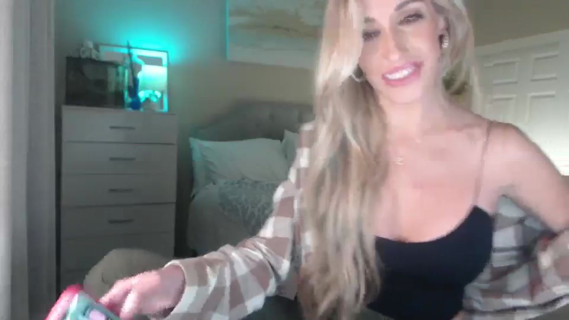 Gallery image thumbnail from Queen_bambii's myfreecams stream on, 11/05/2025, 08:47 image 15 of 20