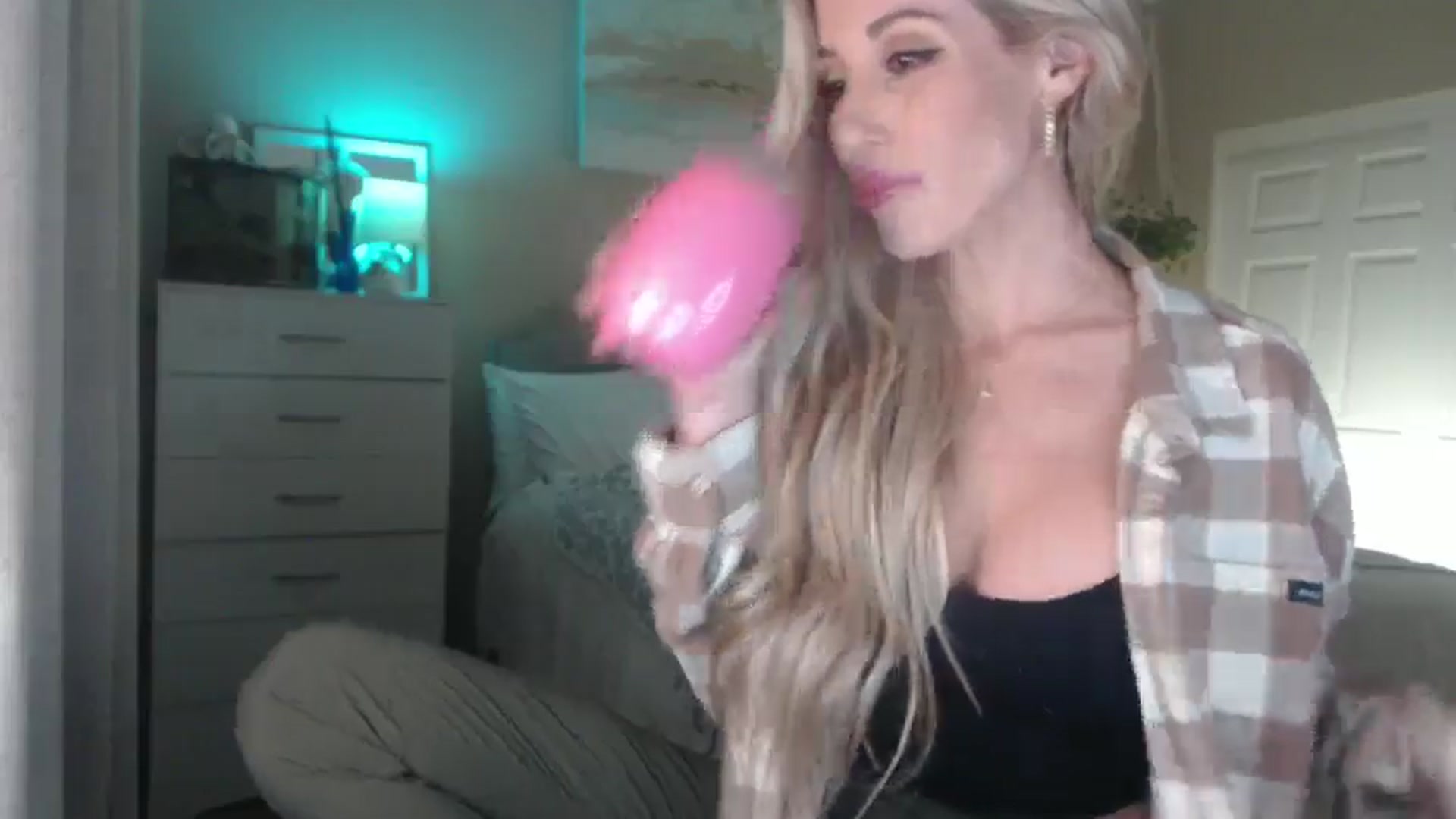 Gallery image thumbnail from Queen_bambii's myfreecams stream on, 11/05/2025, 08:47 image 4 of 20
