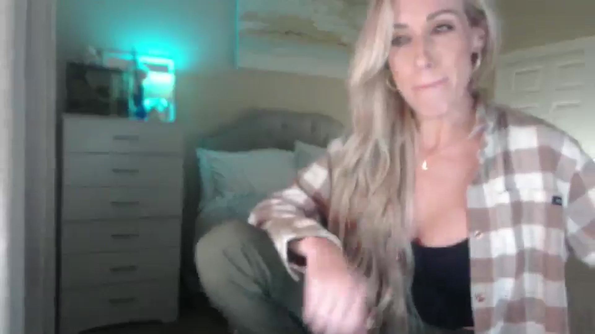 Gallery image thumbnail from Queen_bambii's myfreecams stream on, 11/05/2025, 08:47 image 2 of 20