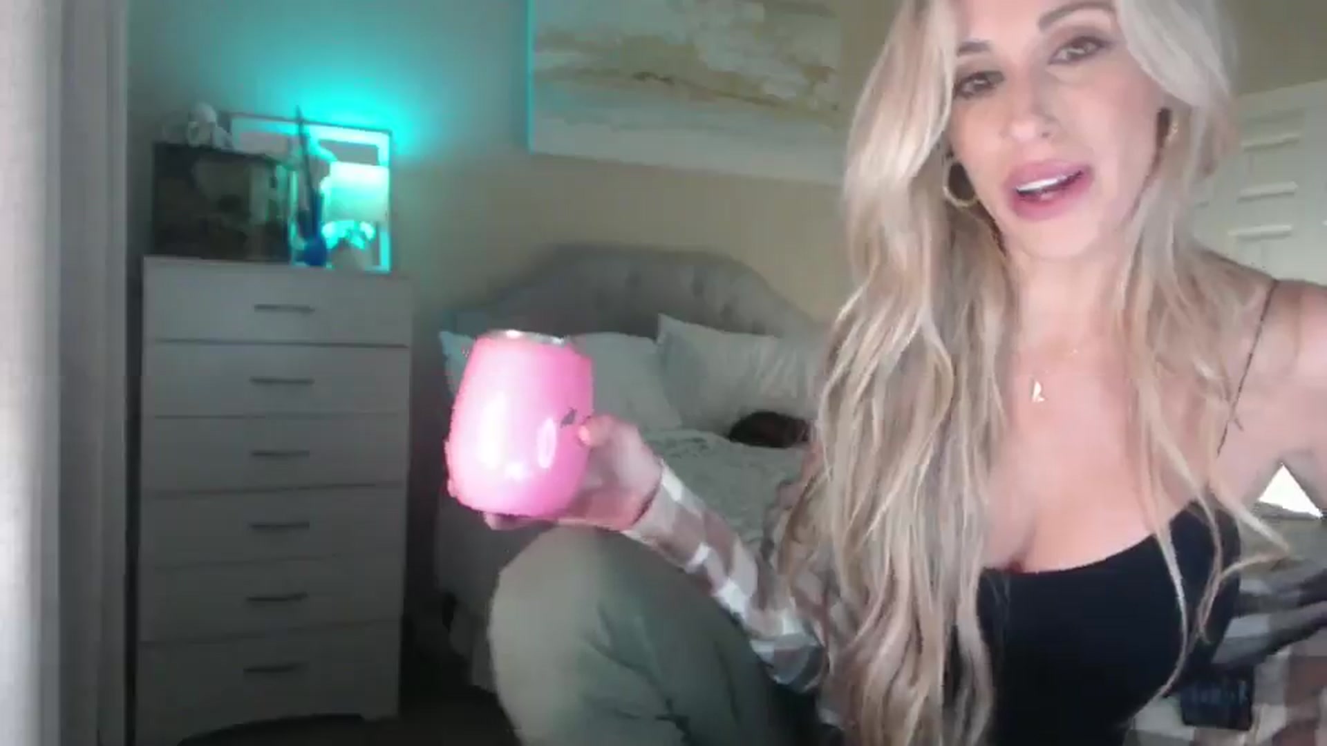Gallery image thumbnail from Queen_bambii's myfreecams stream on, 11/05/2025, 08:47 image 6 of 20