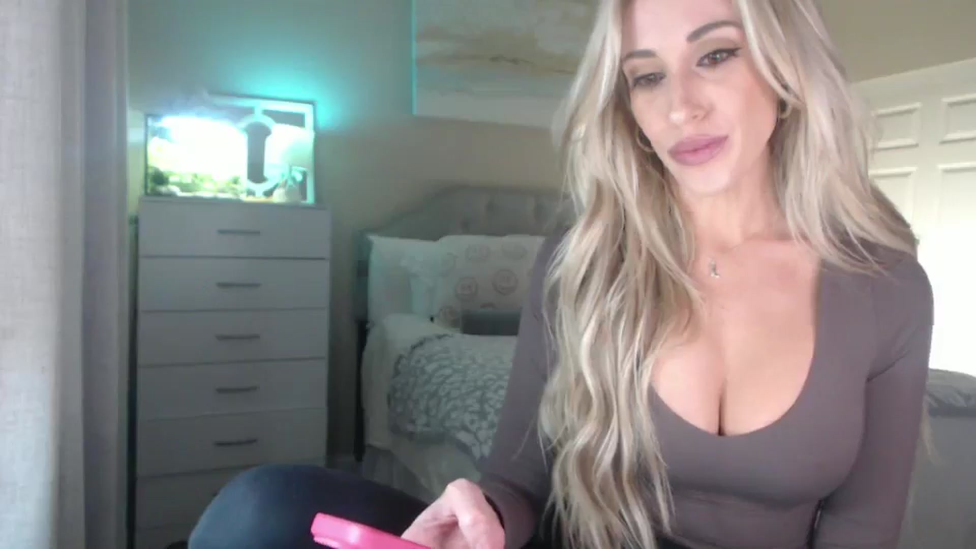 Gallery image thumbnail from Queen_bambii's myfreecams stream on, 11/11/2025, 05:13 image 13 of 20