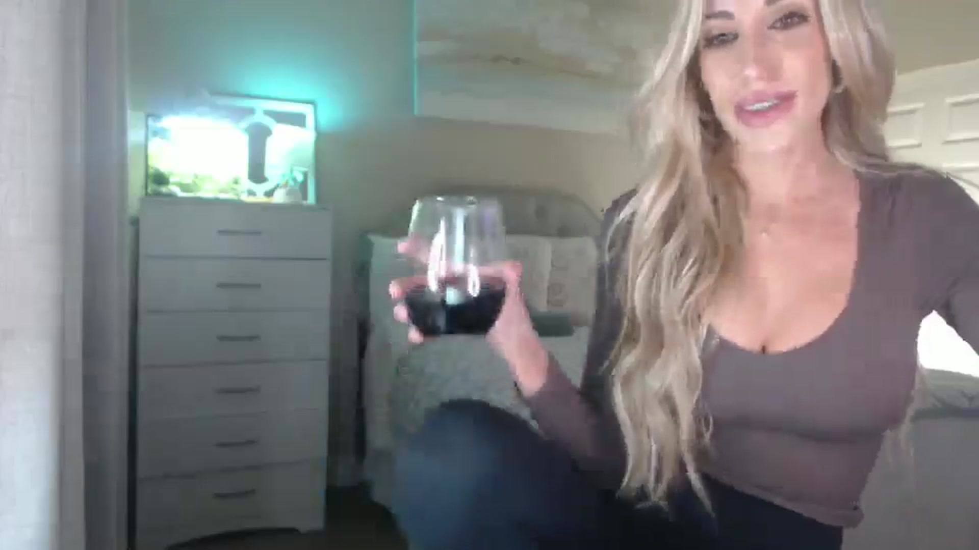 Gallery image thumbnail from Queen_bambii's myfreecams stream on, 11/11/2025, 05:13 image 14 of 20