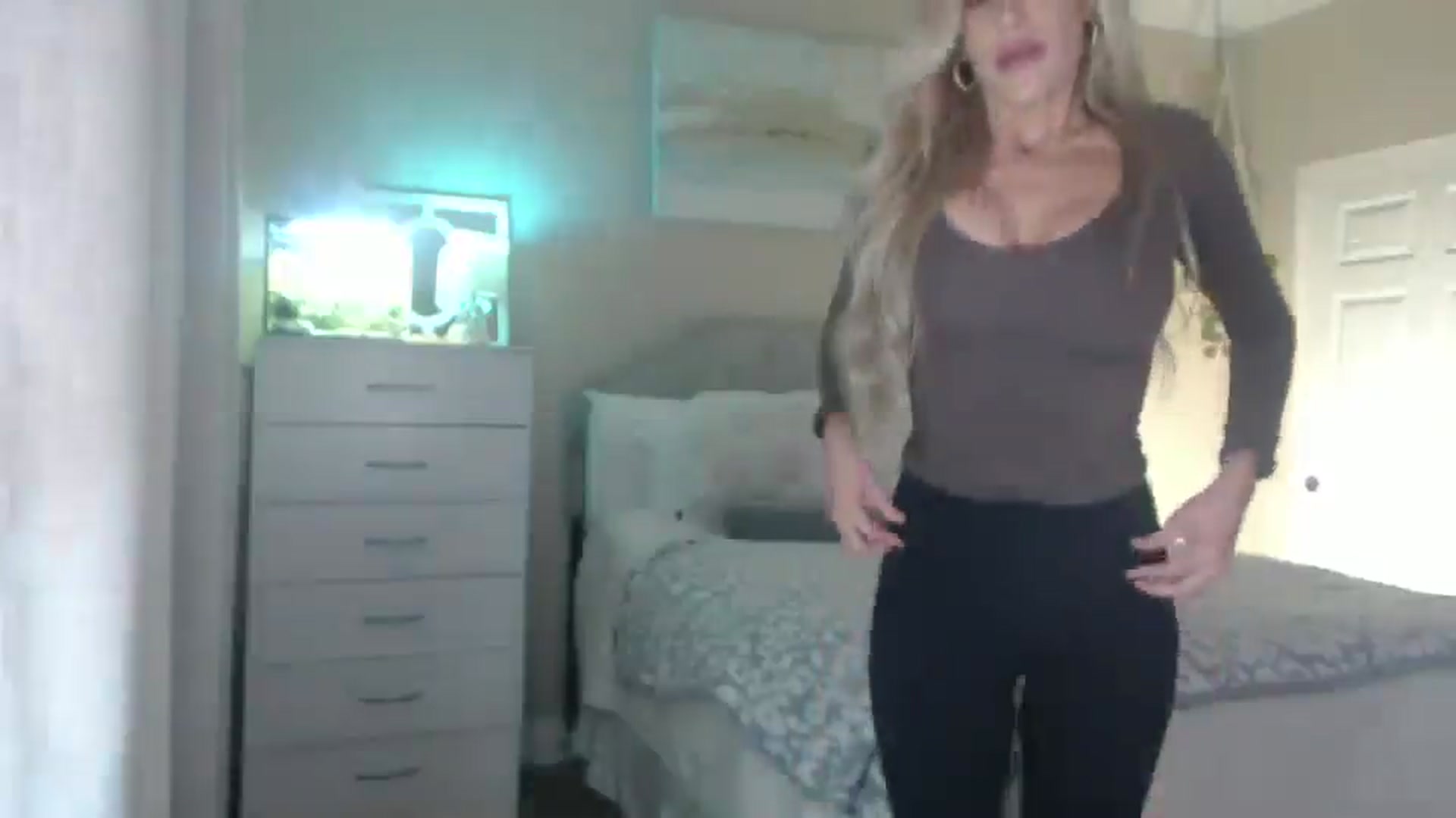 Gallery image thumbnail from Queen_bambii's myfreecams stream on, 11/11/2025, 07:56 image 3 of 20