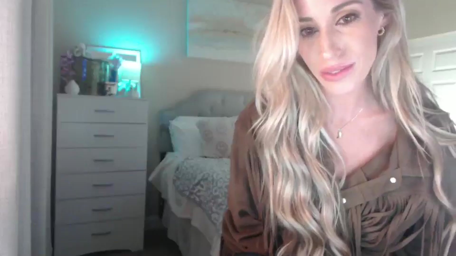 Gallery image thumbnail from Queen_bambii's myfreecams stream on, 11/22/2025, 09:15 image 6 of 20
