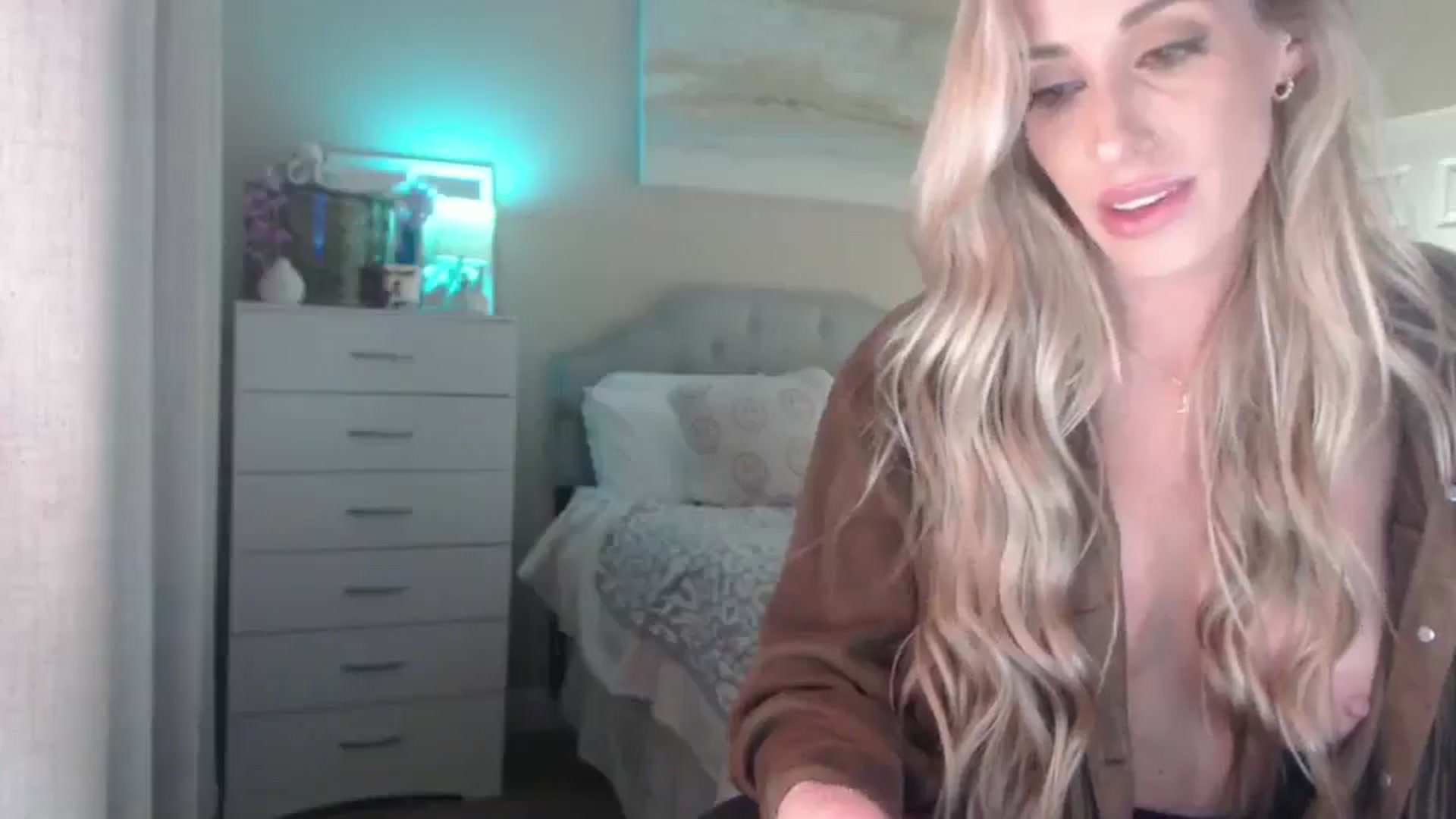 Gallery image thumbnail from Queen_bambii's myfreecams stream on, 11/22/2025, 09:15 image 7 of 20
