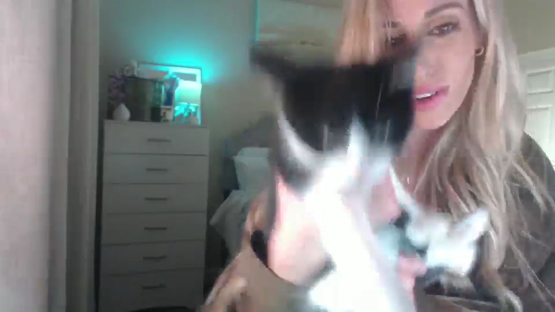 Gallery image thumbnail from Queen_bambii's myfreecams stream on, 11/22/2025, 09:15 image 15 of 20
