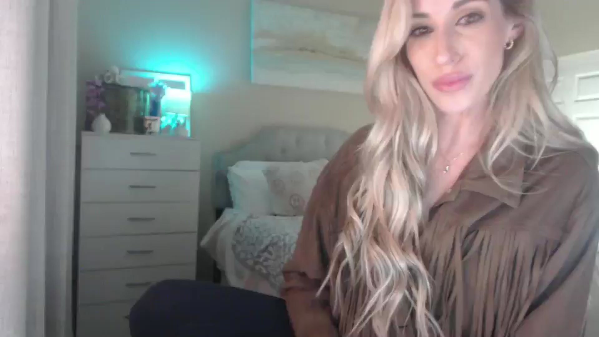 Gallery image thumbnail from Queen_bambii's myfreecams stream on, 11/22/2025, 09:15 image 9 of 20