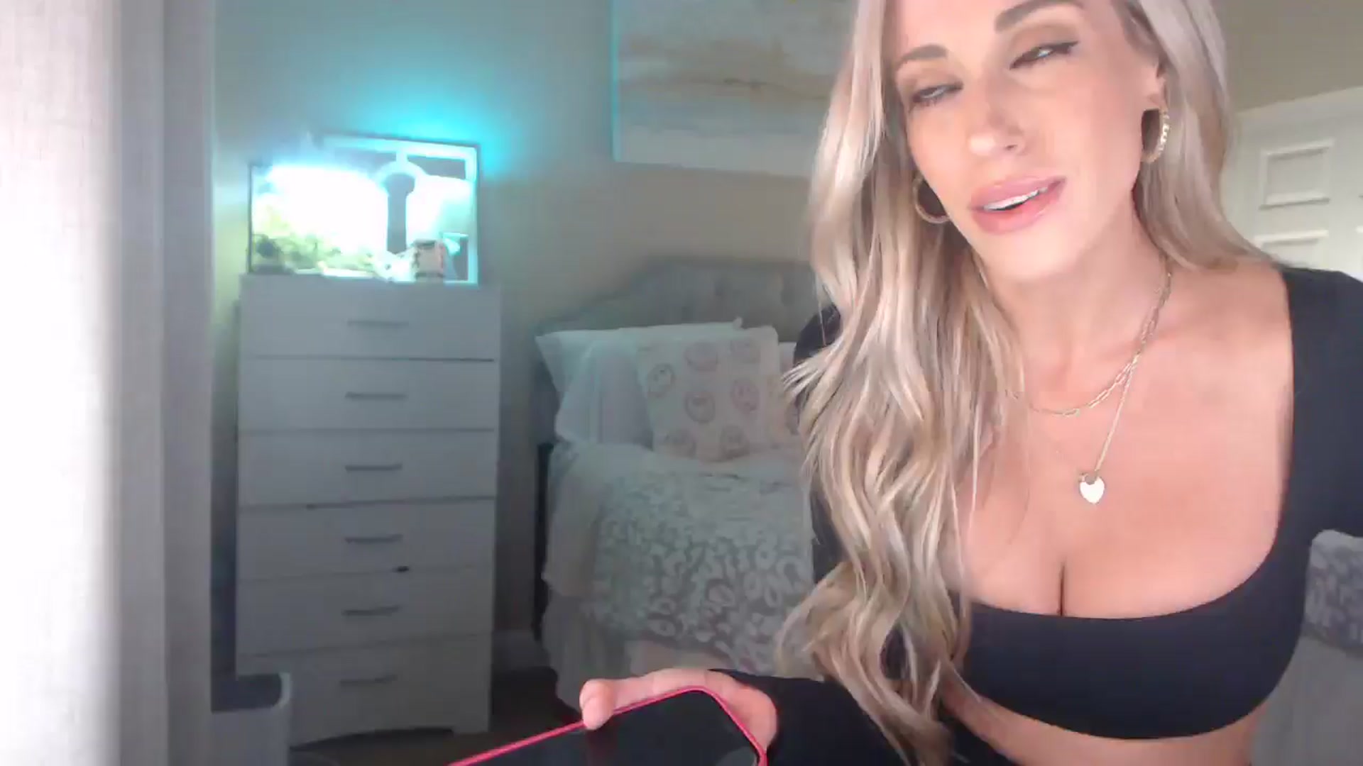 Gallery image thumbnail from Queen_bambii's myfreecams stream on, 12/05/2025, 07:48 image 1 of 20