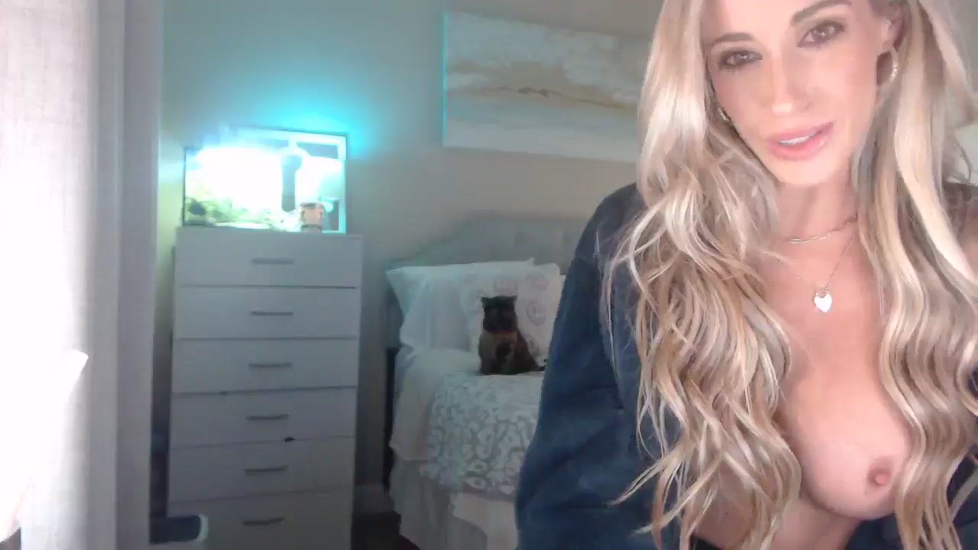 Gallery image thumbnail from Queen_bambii's myfreecams stream on, 12/05/2025, 08:56 image 2 of 20