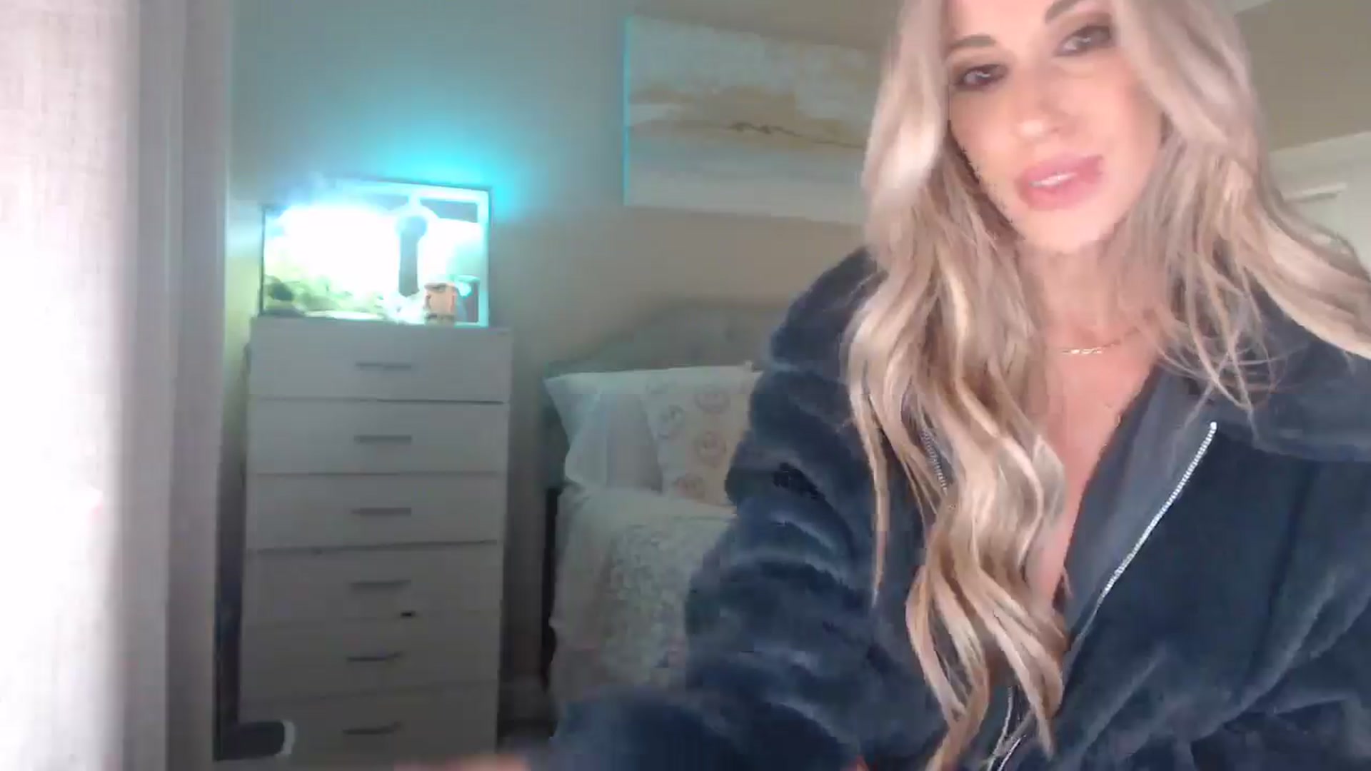Gallery image thumbnail from Queen_bambii's myfreecams stream on, 12/05/2025, 08:56 image 14 of 20