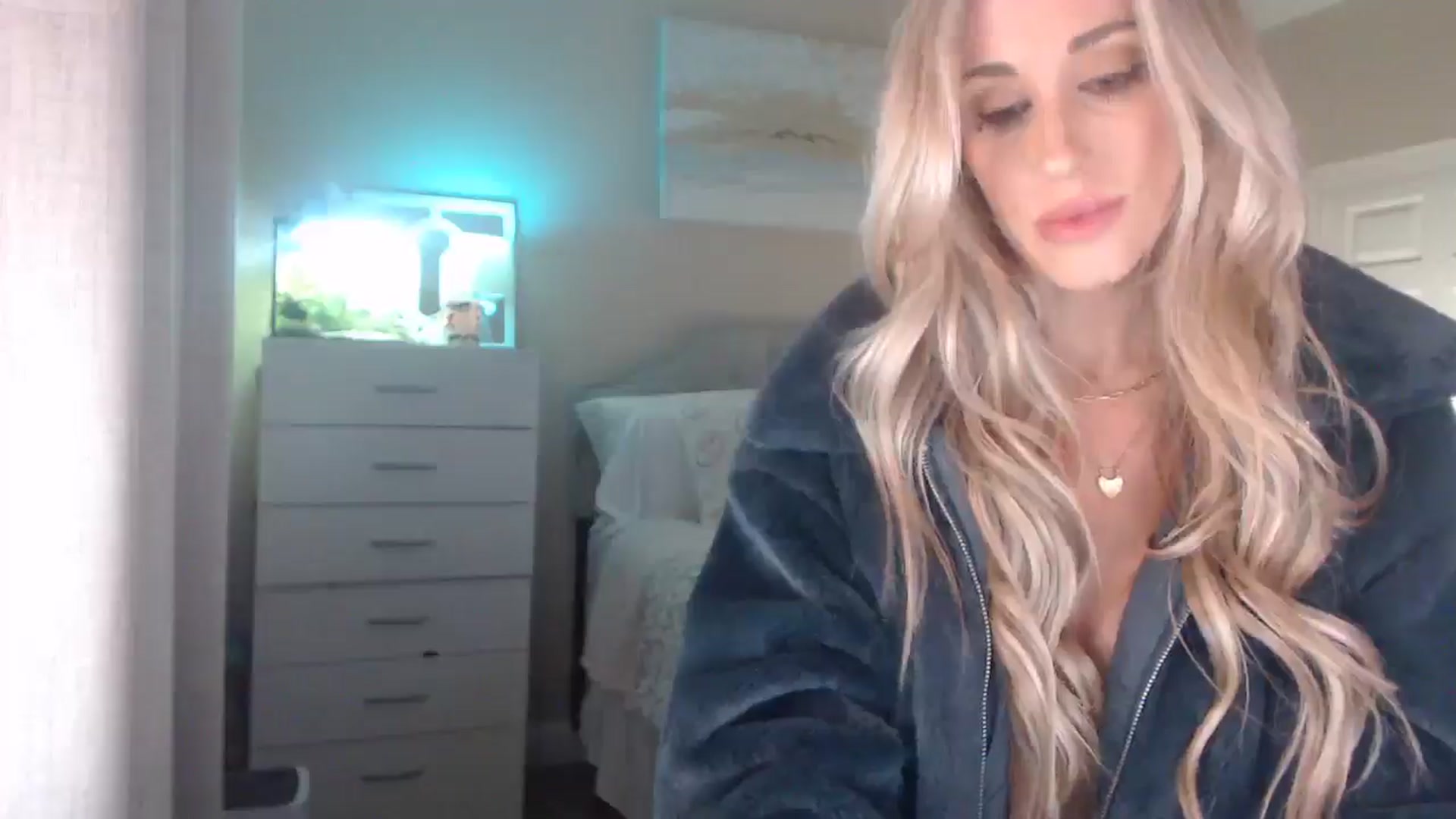 Gallery image thumbnail from Queen_bambii's myfreecams stream on, 12/05/2025, 08:56 image 5 of 20