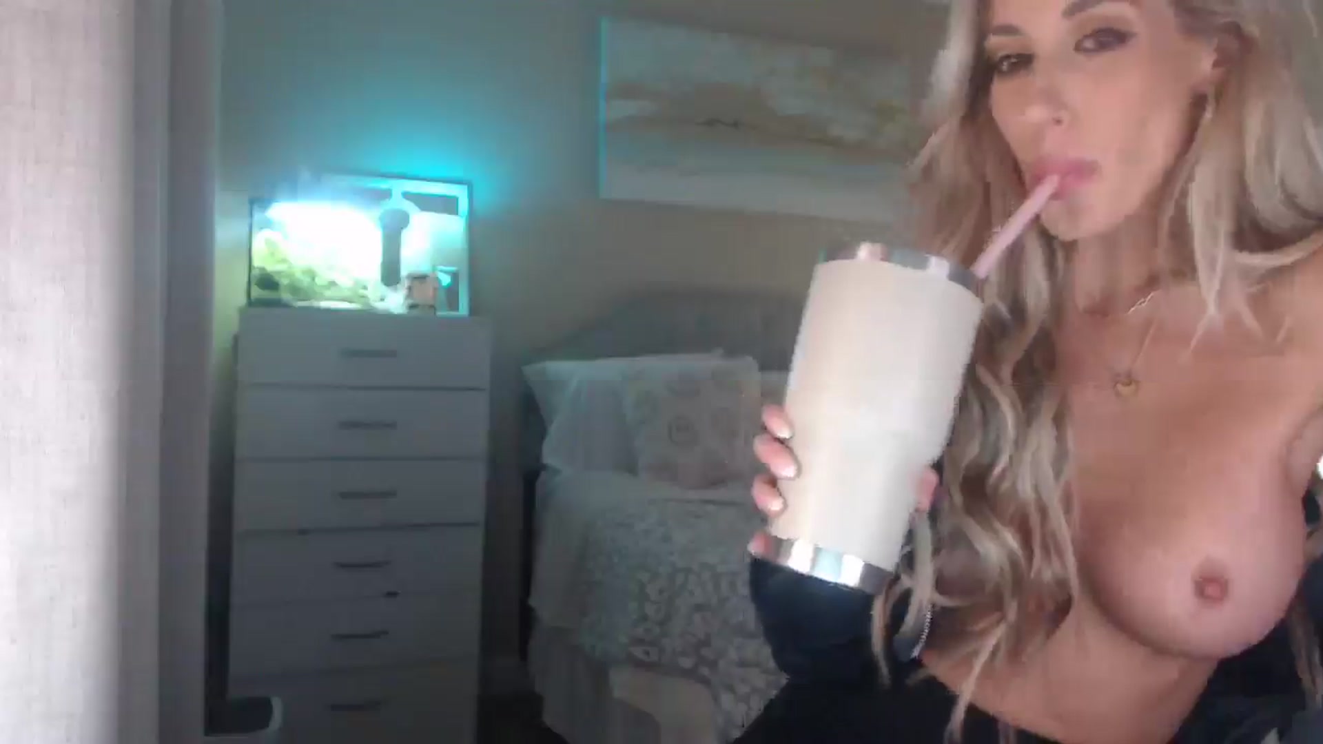 Gallery image thumbnail from Queen_bambii's myfreecams stream on, 12/05/2025, 08:56 image 3 of 20