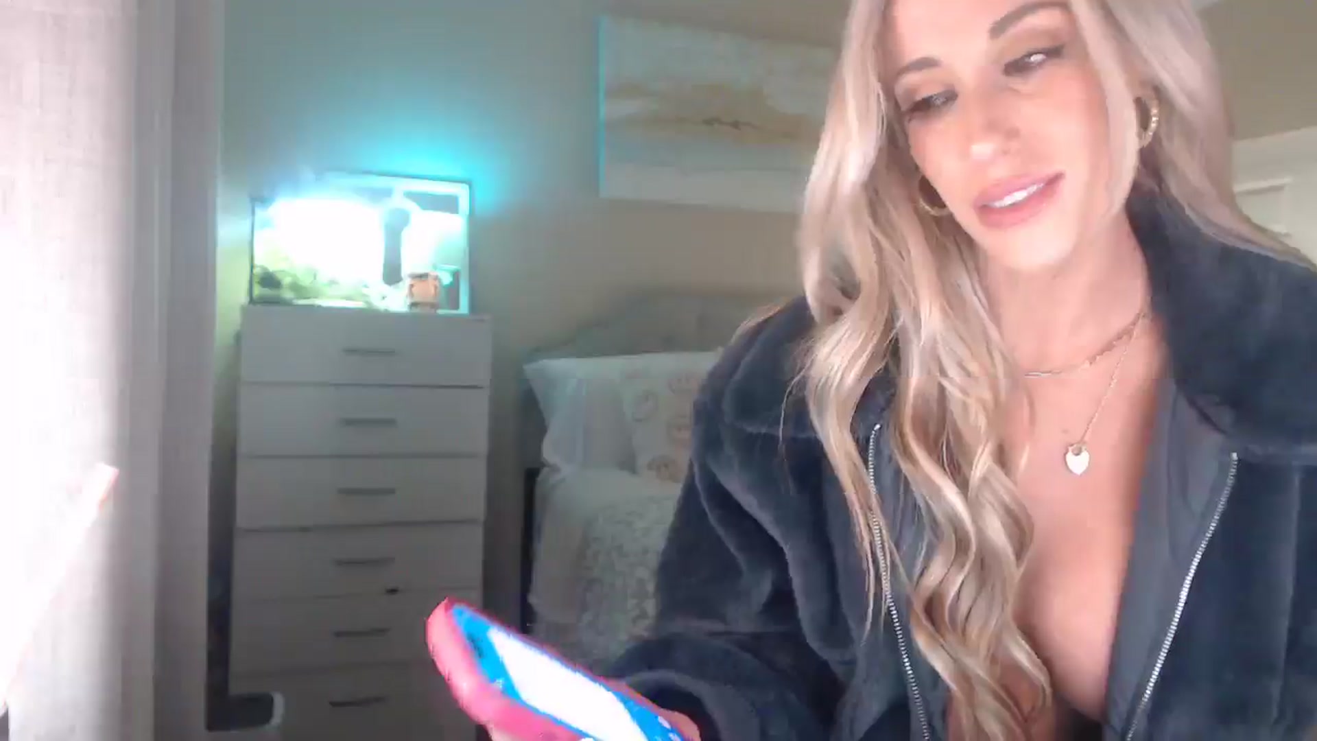 Gallery image thumbnail from Queen_bambii's myfreecams stream on, 12/05/2025, 08:56 image 17 of 20