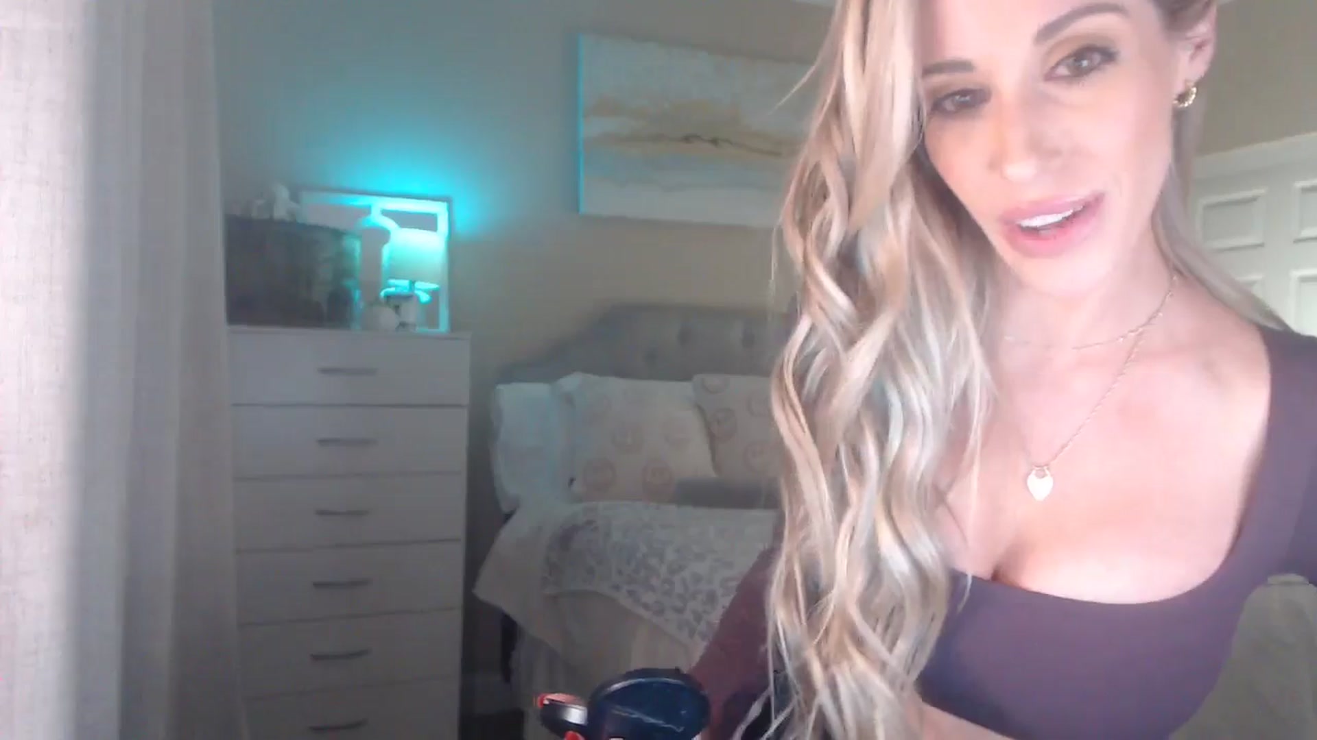 Gallery image thumbnail from Queen_bambii's myfreecams stream on, 12/10/2025, 08:02 image 15 of 20