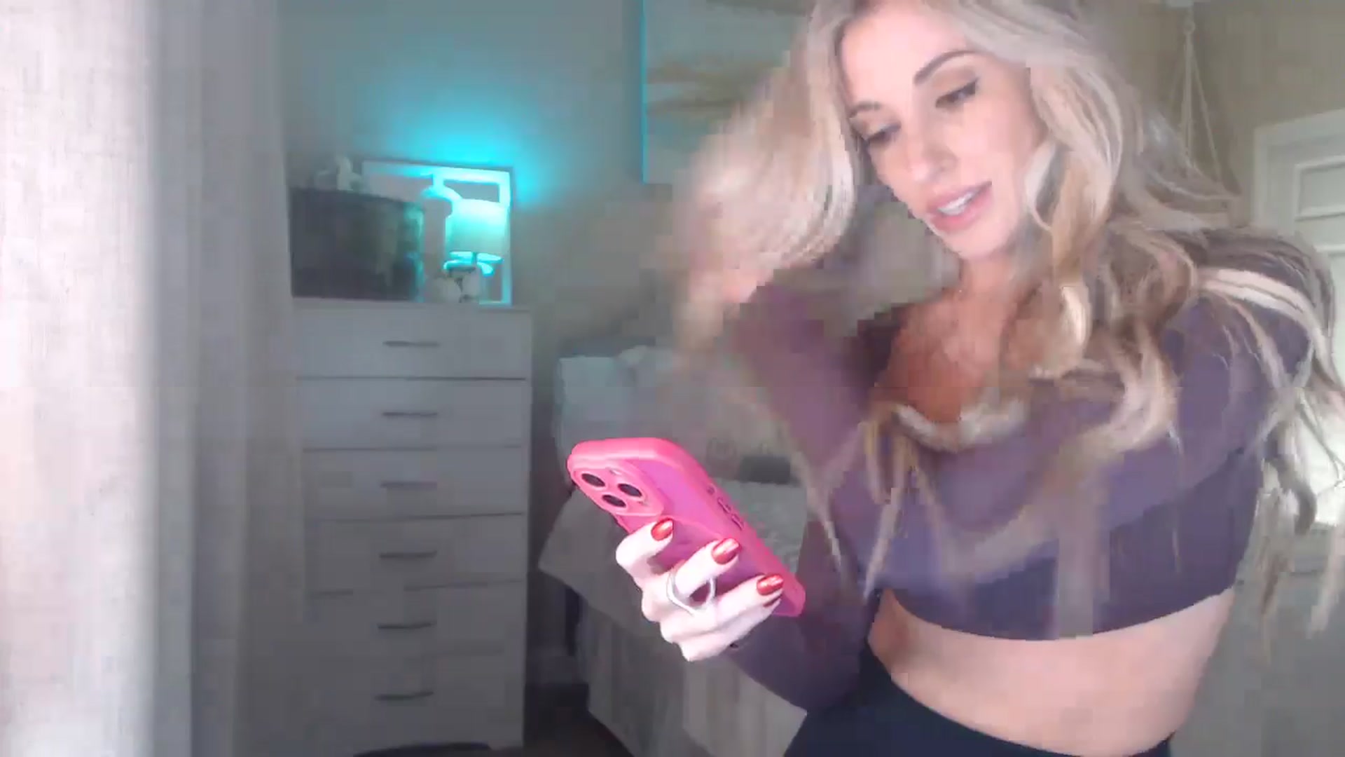 Gallery image thumbnail from Queen_bambii's myfreecams stream on, 12/10/2025, 08:02 image 19 of 20