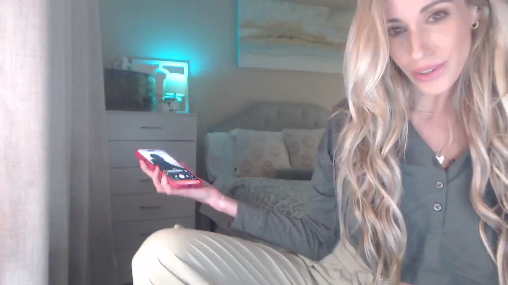 Gallery image thumbnail from Queen_bambii's myfreecams stream on, 12/10/2025, 08:43 image 13 of 20