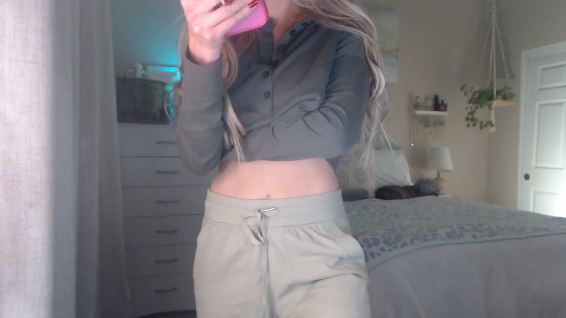 Gallery image thumbnail from Queen_bambii's myfreecams stream on, 12/10/2025, 08:43 image 9 of 20