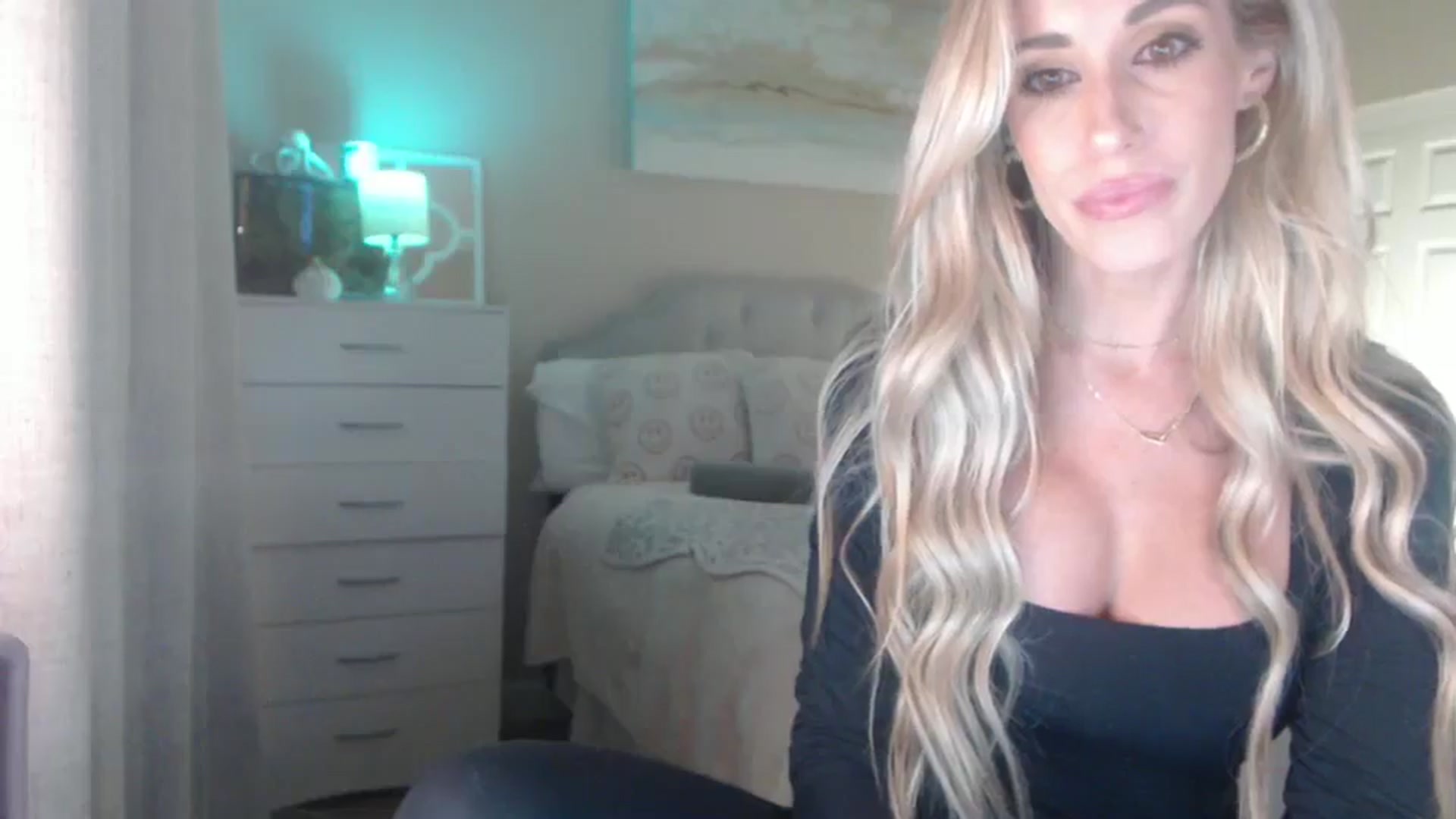 Gallery image thumbnail from Queen_bambii's myfreecams stream on, 12/12/2025, 05:09 image 20 of 20
