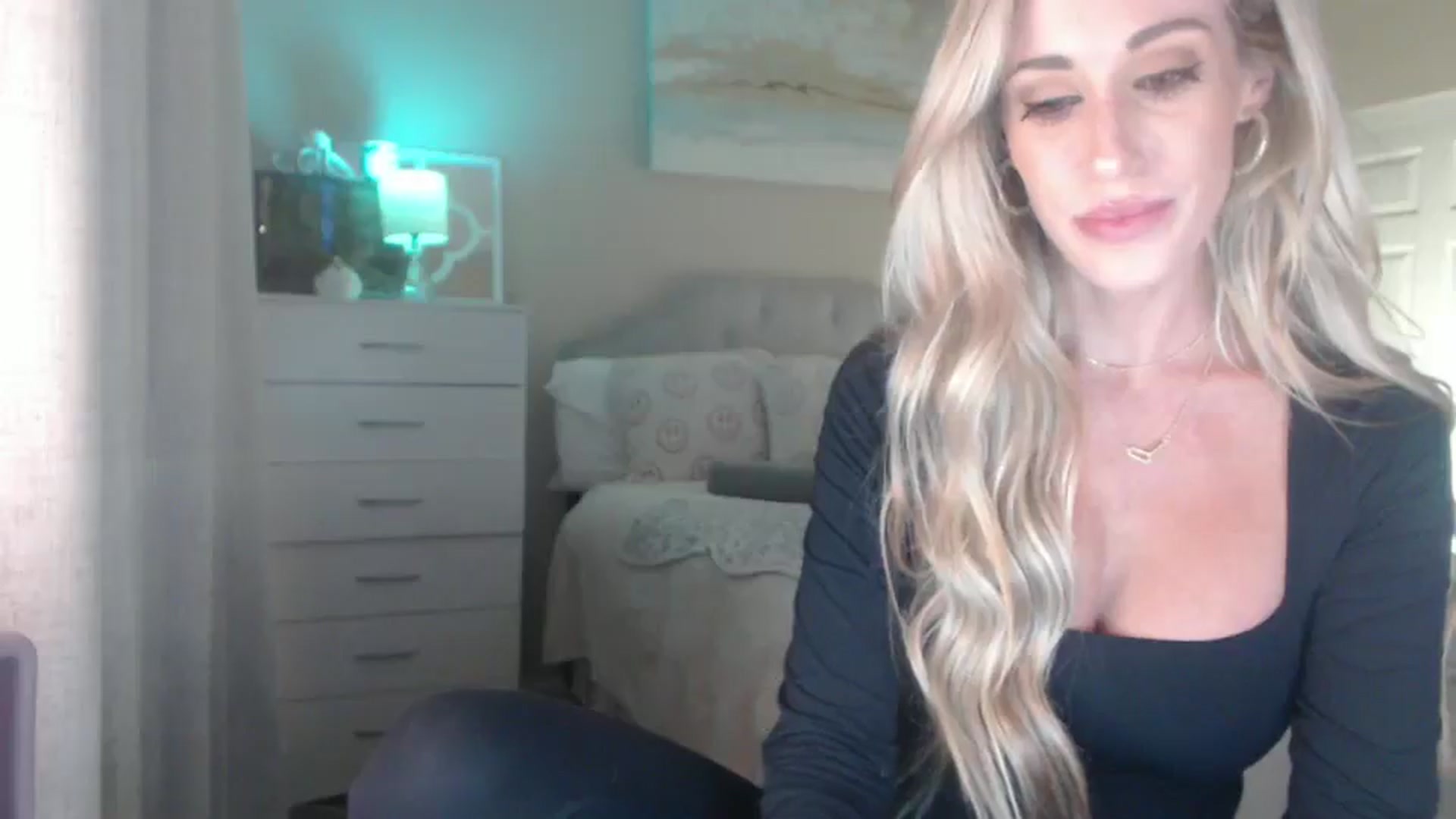 Gallery image thumbnail from Queen_bambii's myfreecams stream on, 12/12/2025, 05:09 image 14 of 20