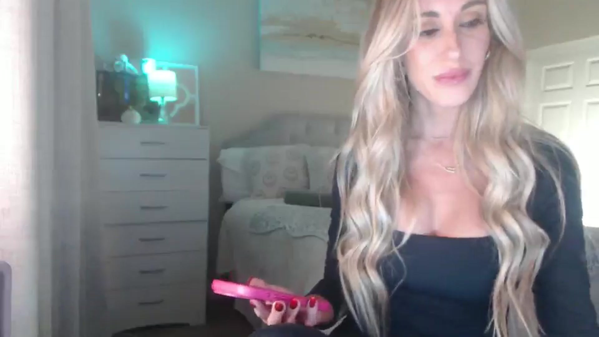Gallery image thumbnail from Queen_bambii's myfreecams stream on, 12/12/2025, 05:09 image 17 of 20
