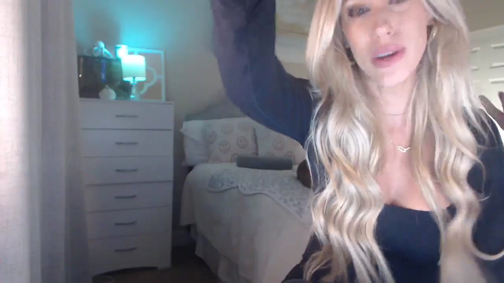 Gallery image thumbnail from Queen_bambii's myfreecams stream on, 12/12/2025, 05:09 image 5 of 20