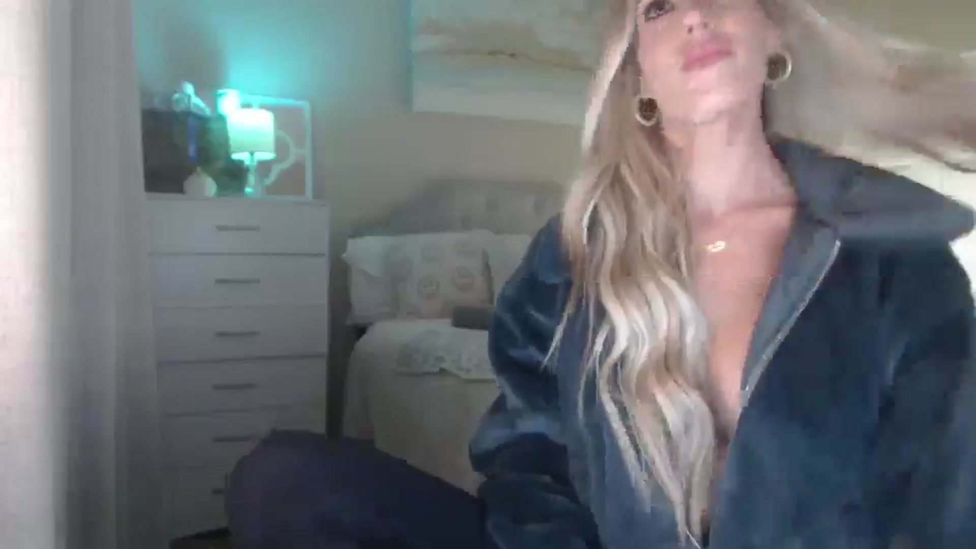 Gallery image thumbnail from Queen_bambii's myfreecams stream on, 12/12/2025, 07:14 image 10 of 20