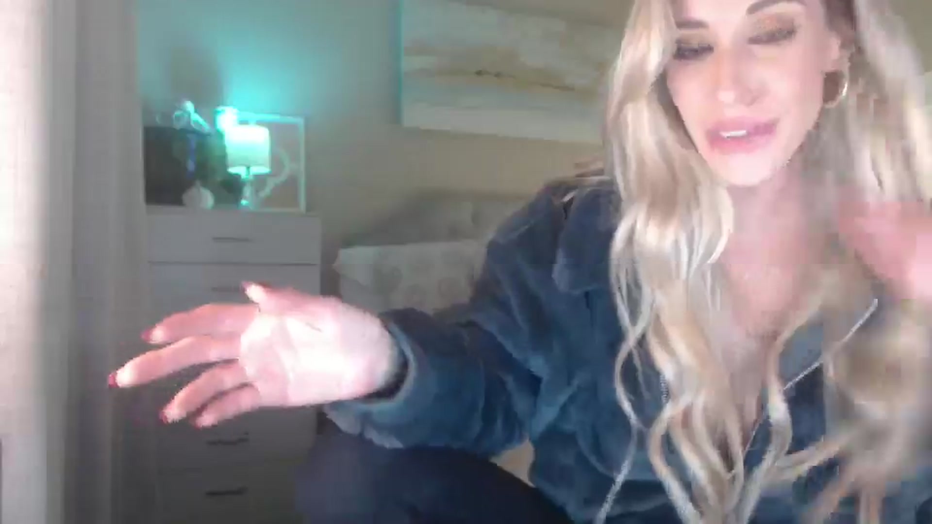 Gallery image thumbnail from Queen_bambii's myfreecams stream on, 12/12/2025, 07:14 image 15 of 20