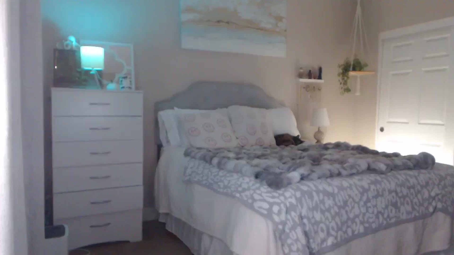 Gallery image thumbnail from Queen_bambii's myfreecams stream on, 12/18/2025, 07:35 image 4 of 20