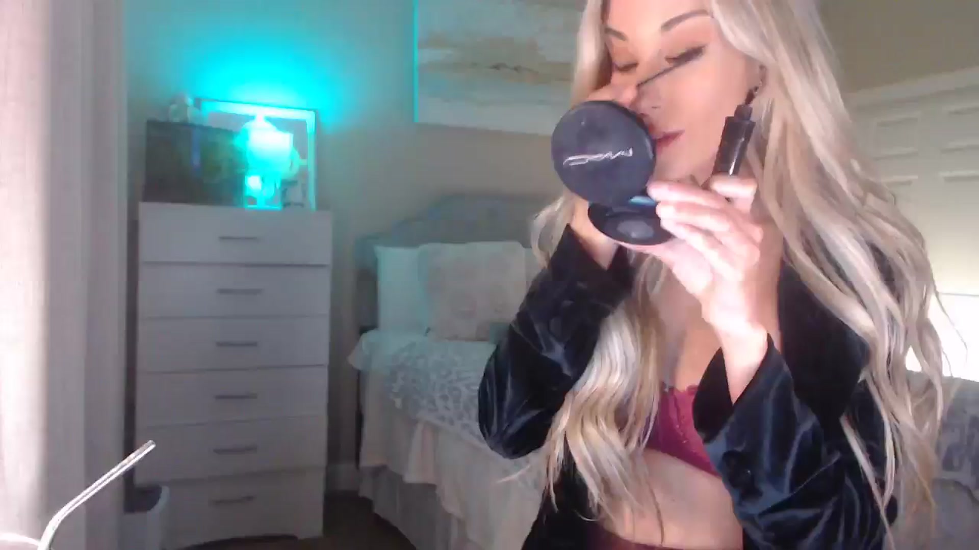Gallery image thumbnail from Queen_bambii's myfreecams stream on, 12/24/2025, 07:41 image 8 of 20